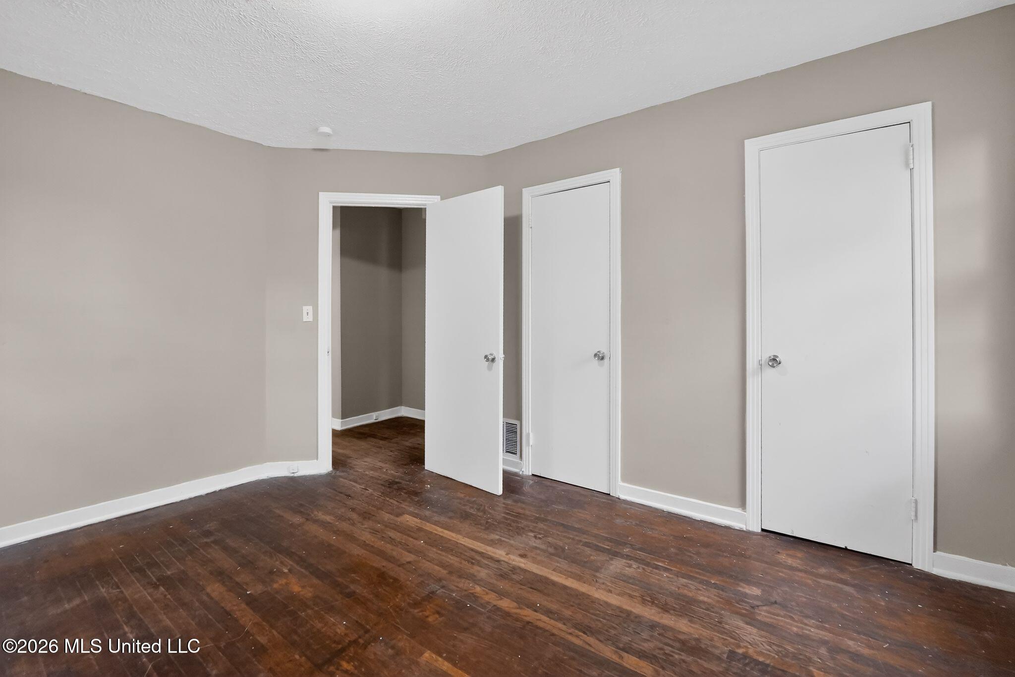 734 Montclair Place Property Photo 32