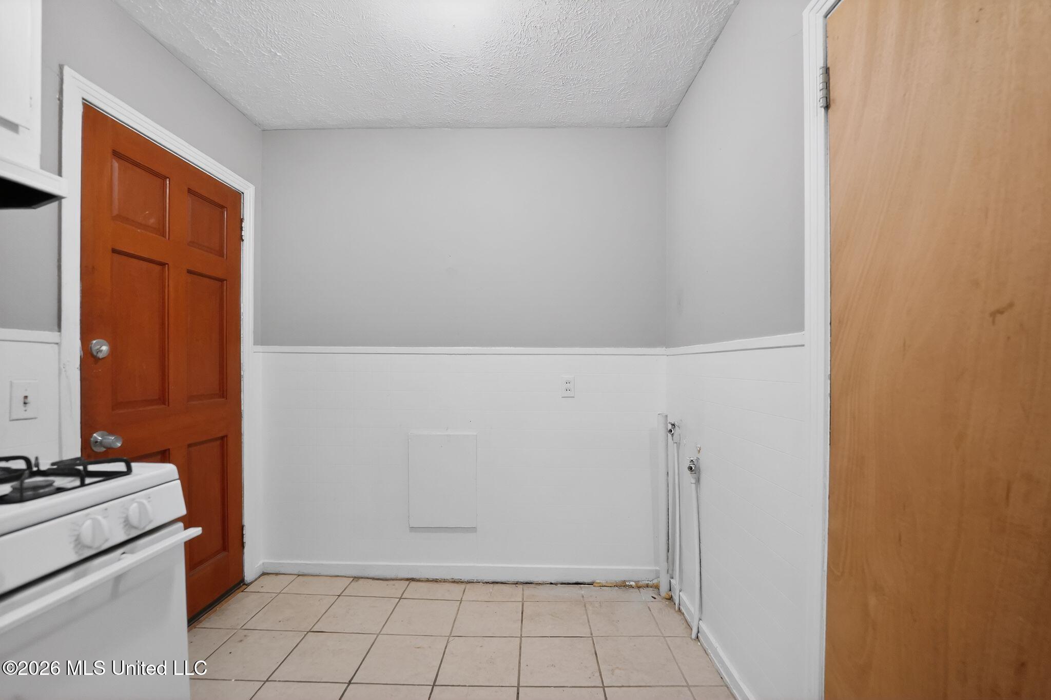 734 Montclair Place Property Photo 37