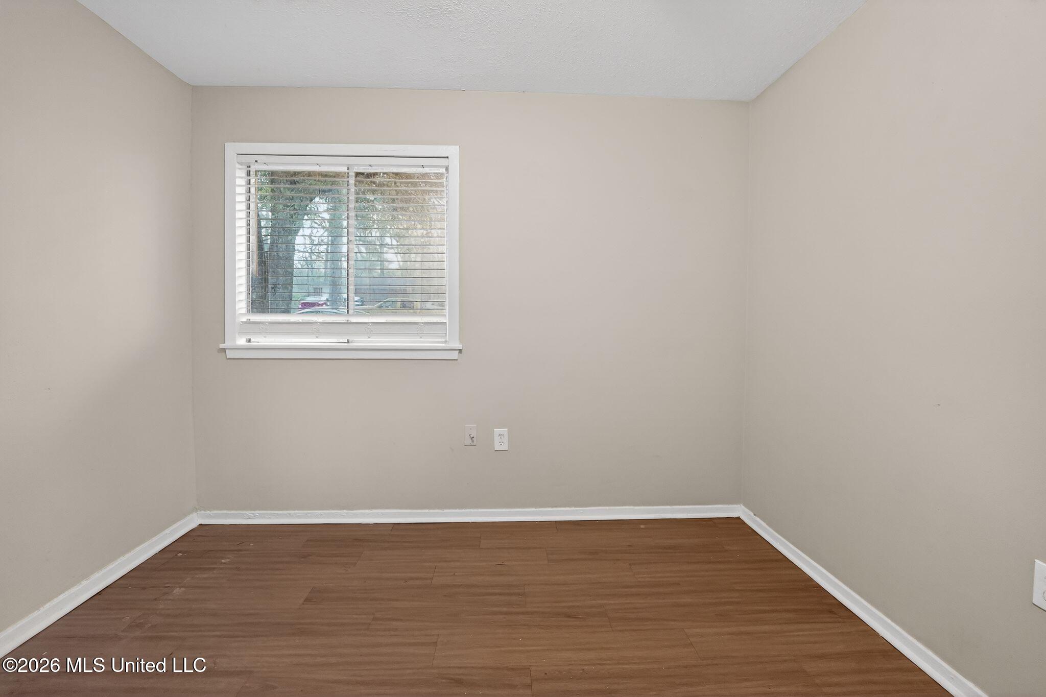 5559 Queen Mary Lane Property Photo 15