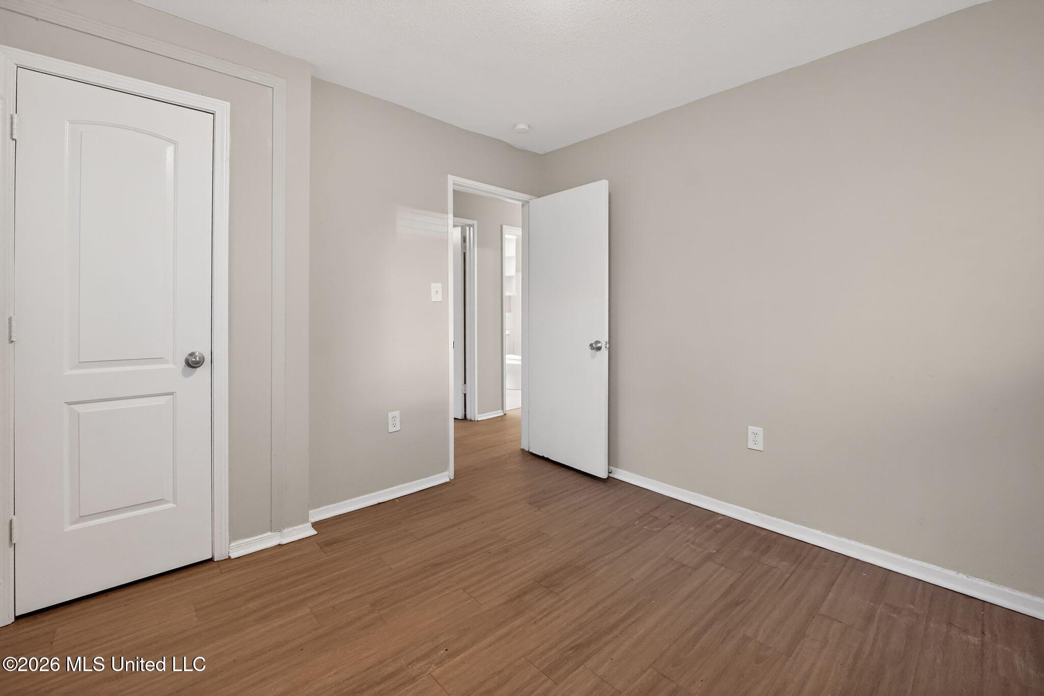 5559 Queen Mary Lane Property Photo 21