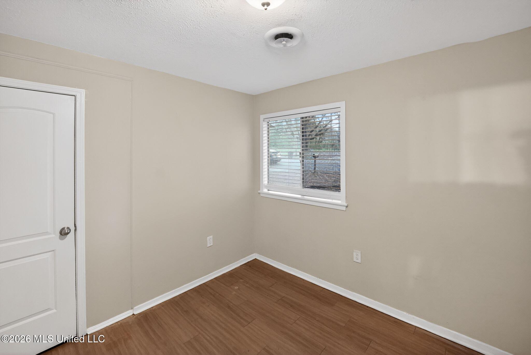 5559 Queen Mary Lane Property Photo 25