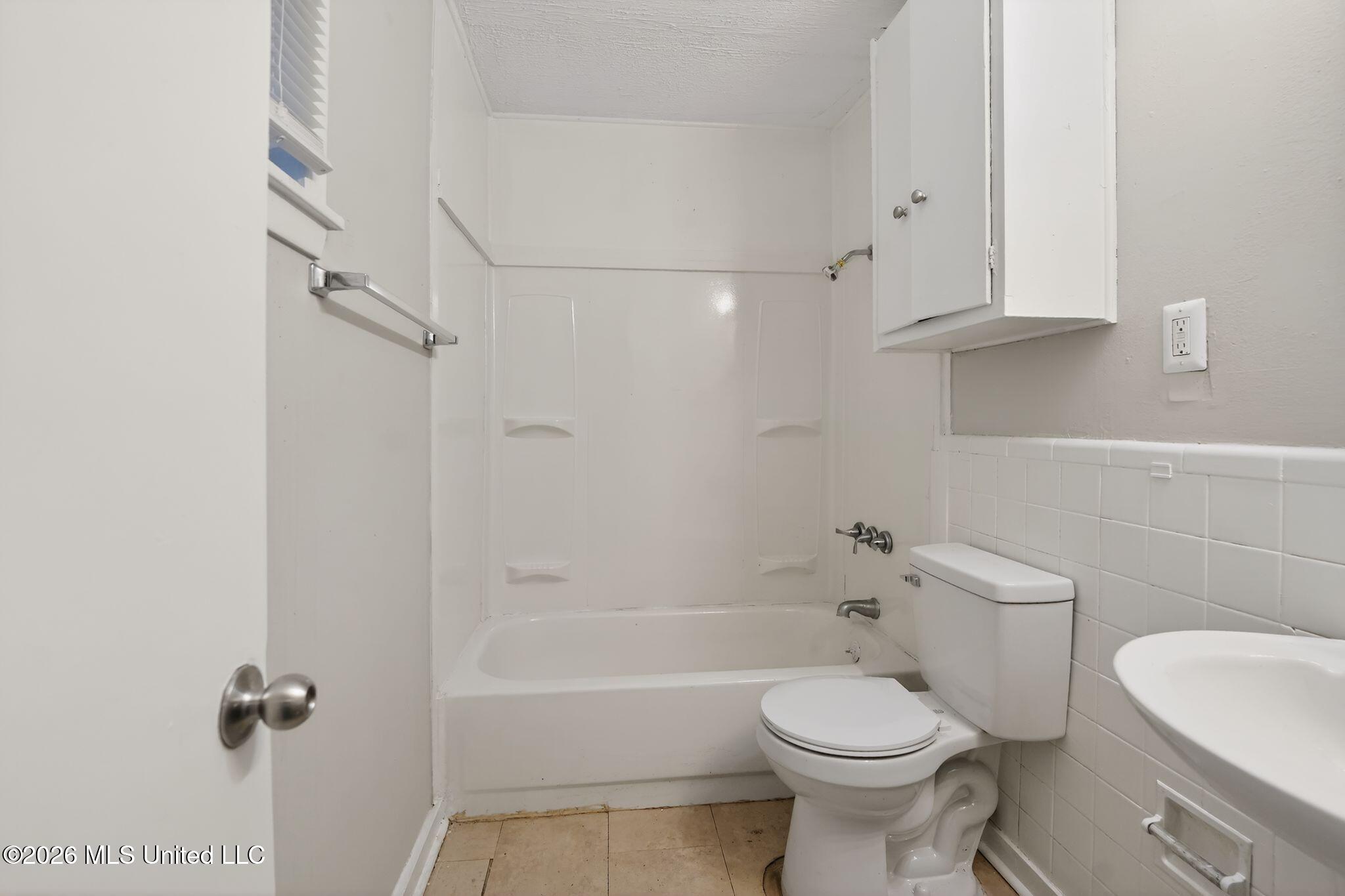 5559 Queen Mary Lane Property Photo 27