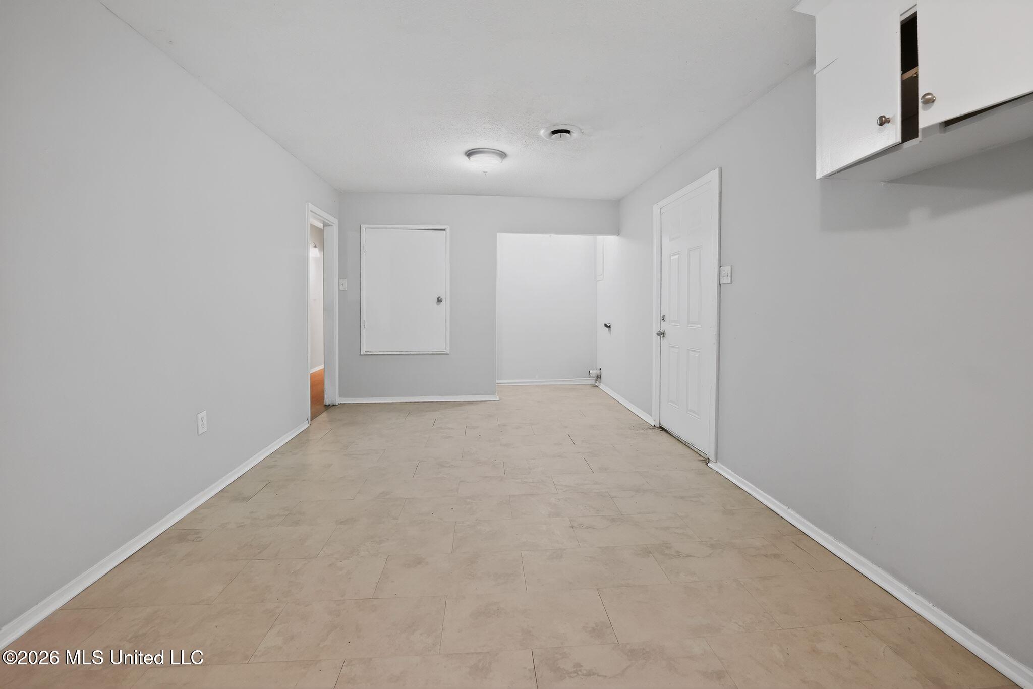 5559 Queen Mary Lane Property Photo 31