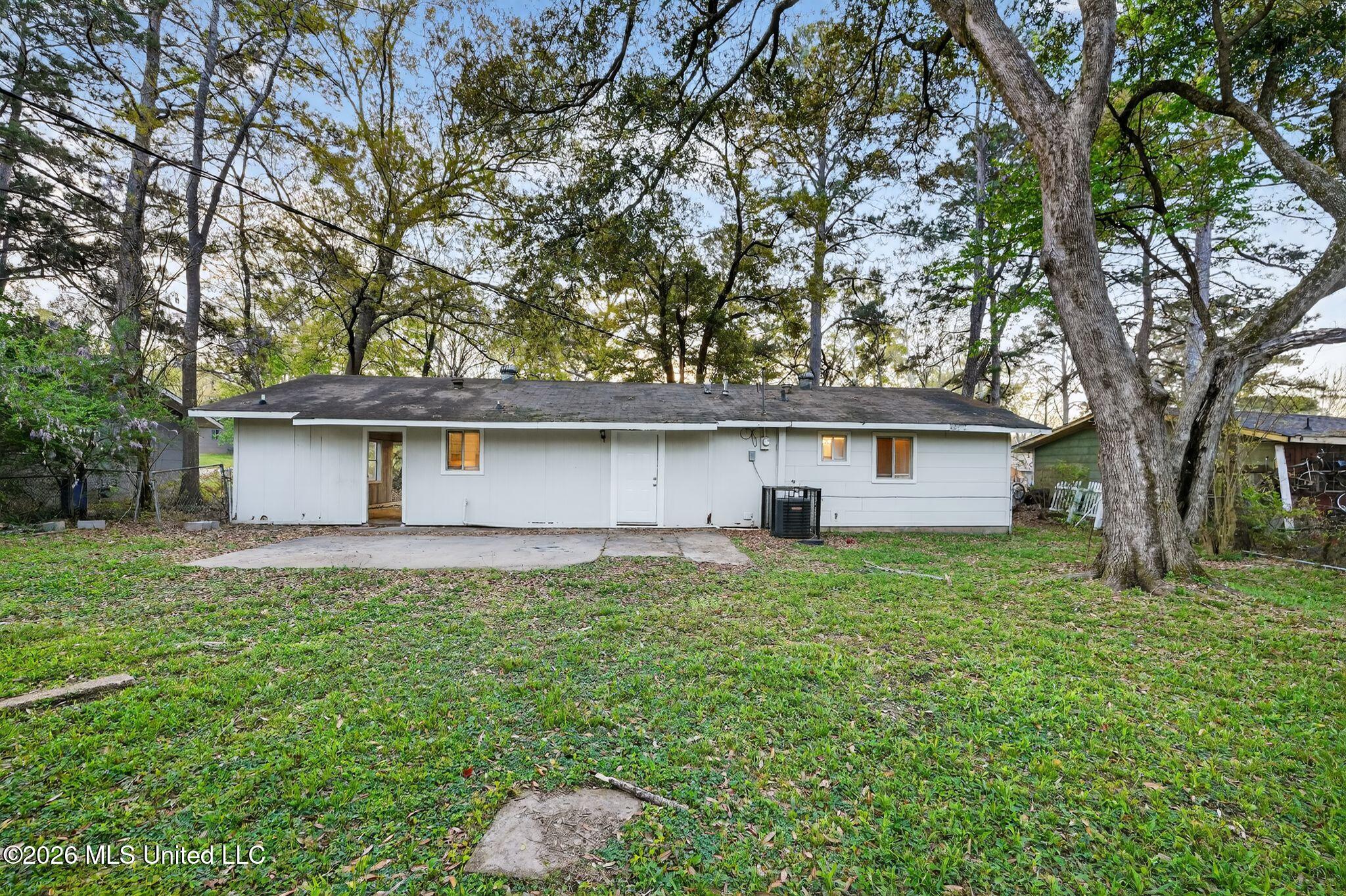 5559 Queen Mary Lane Property Photo 32