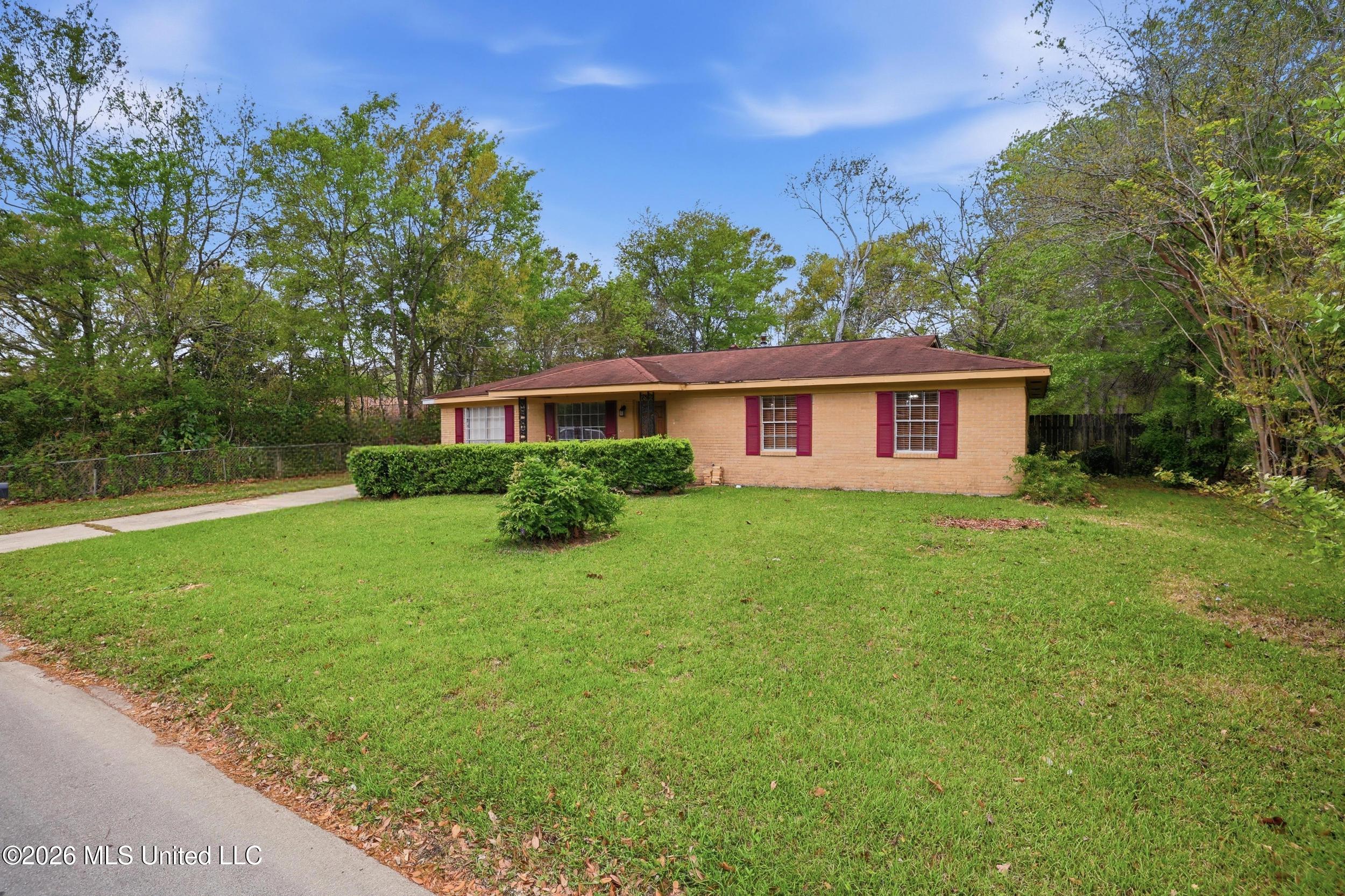 103 Forest Drive Property Photo 3