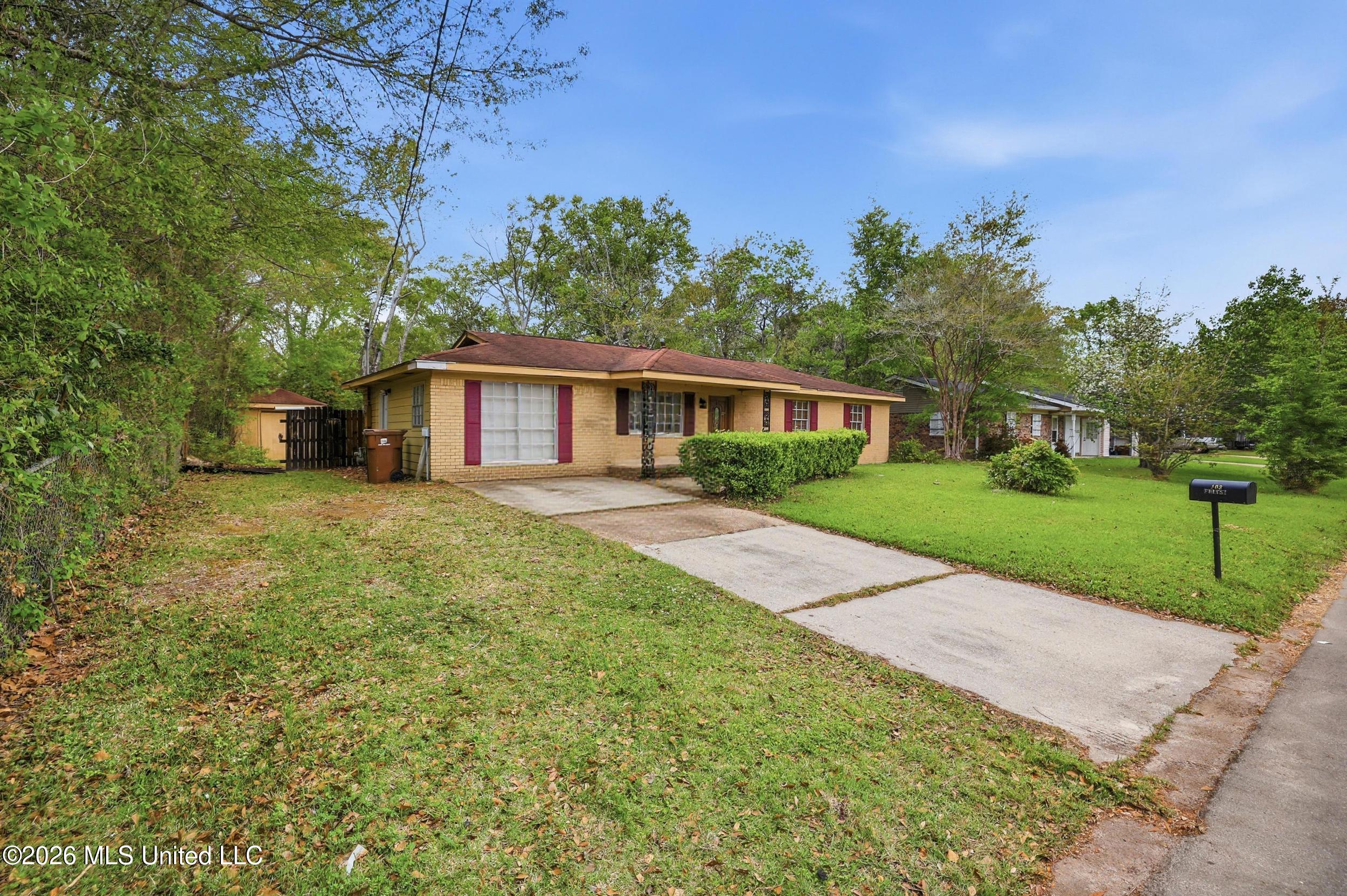103 Forest Drive Property Photo 4