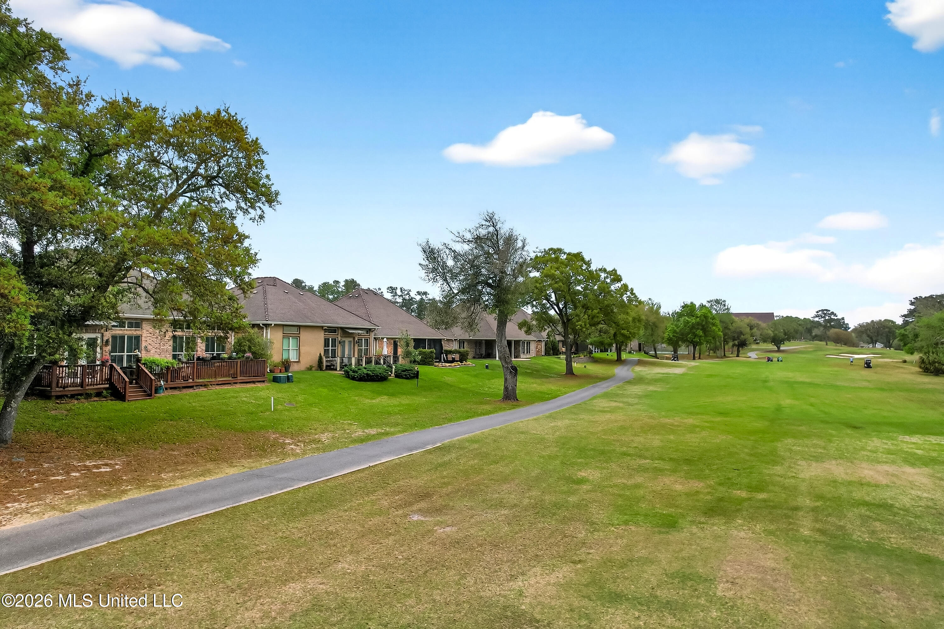 210 Fairway Villa Property Photo 4