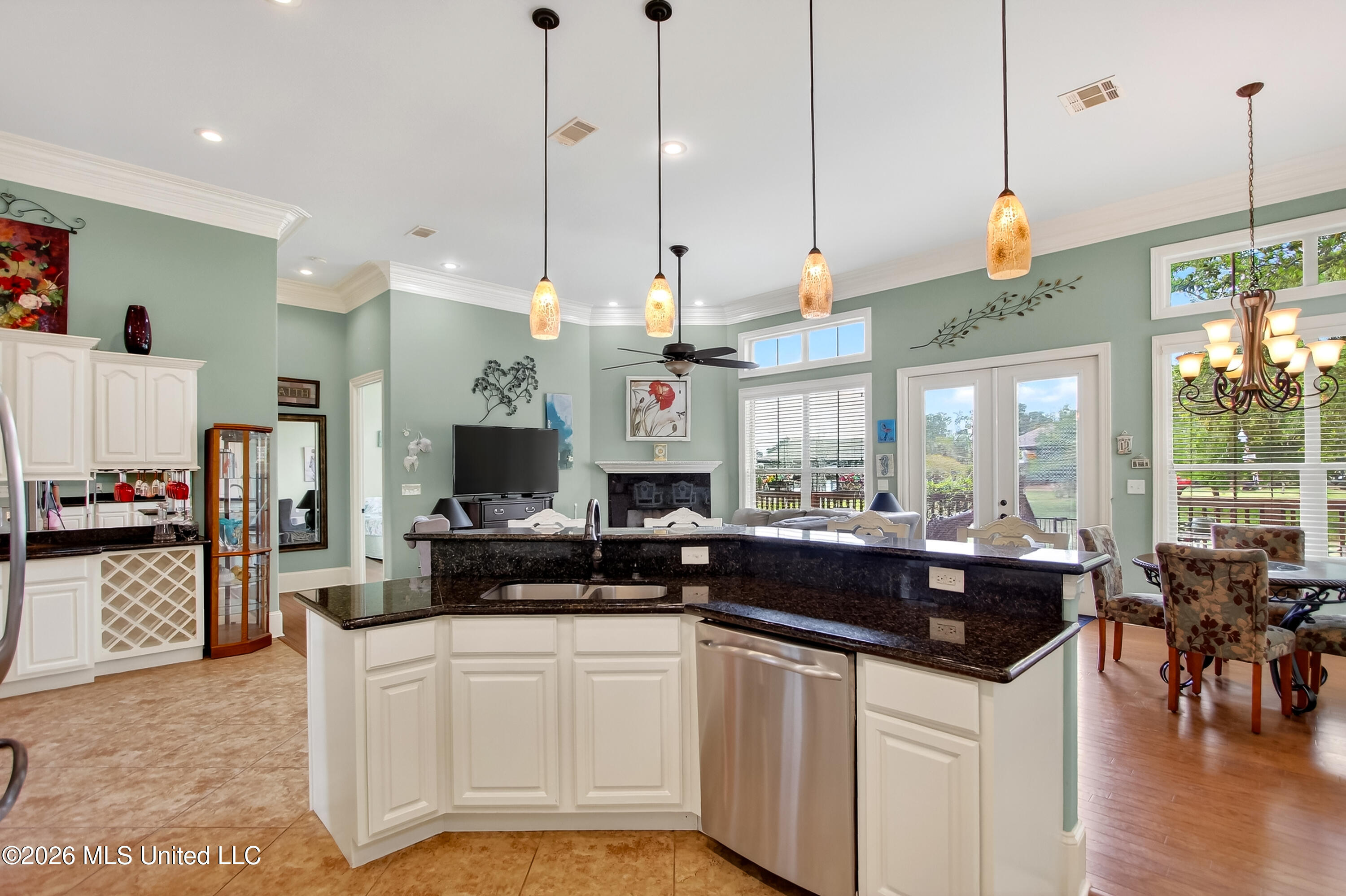 210 Fairway Villa Property Photo 9