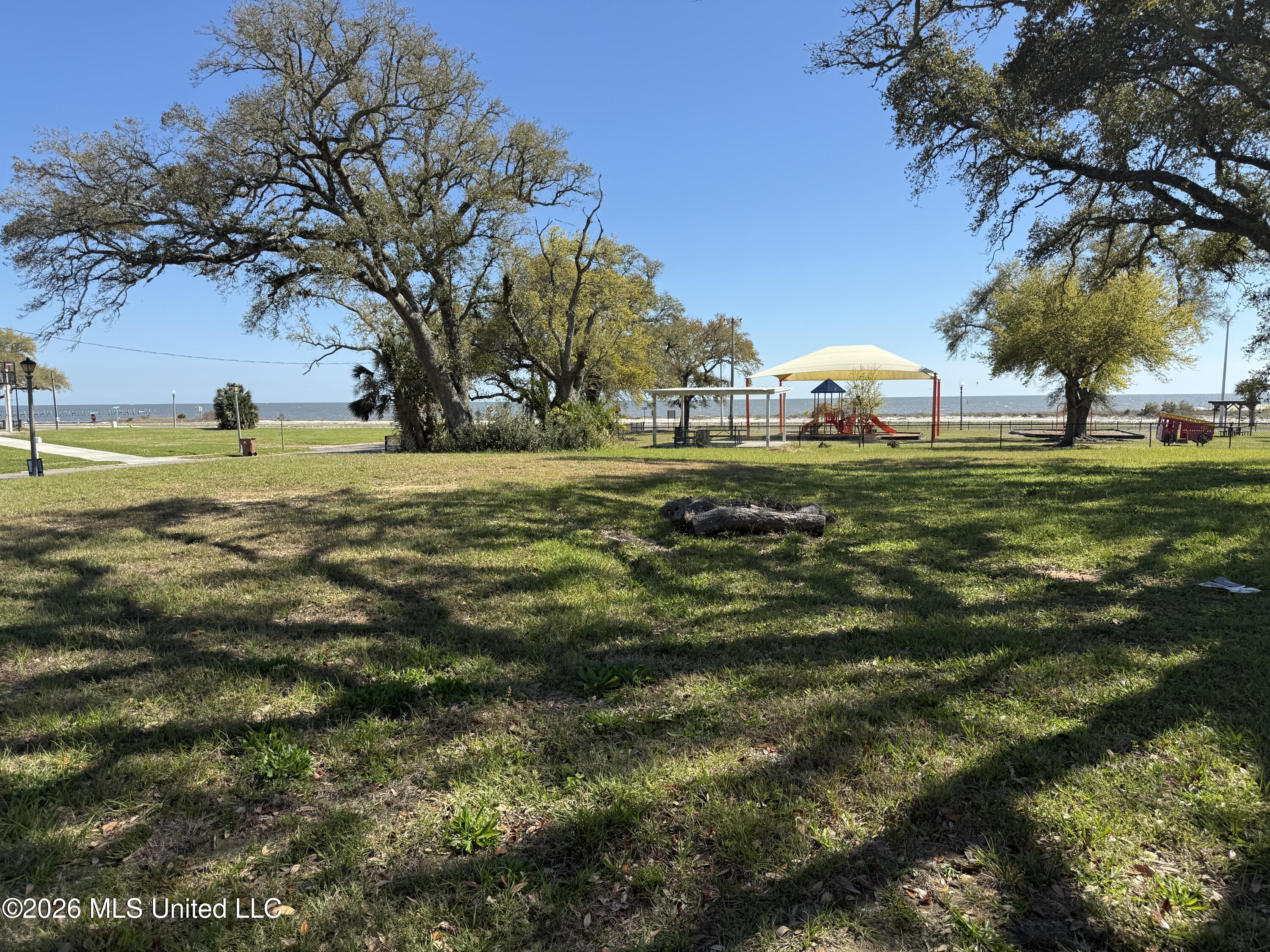 121 Acacia Avenue Property Photo 1