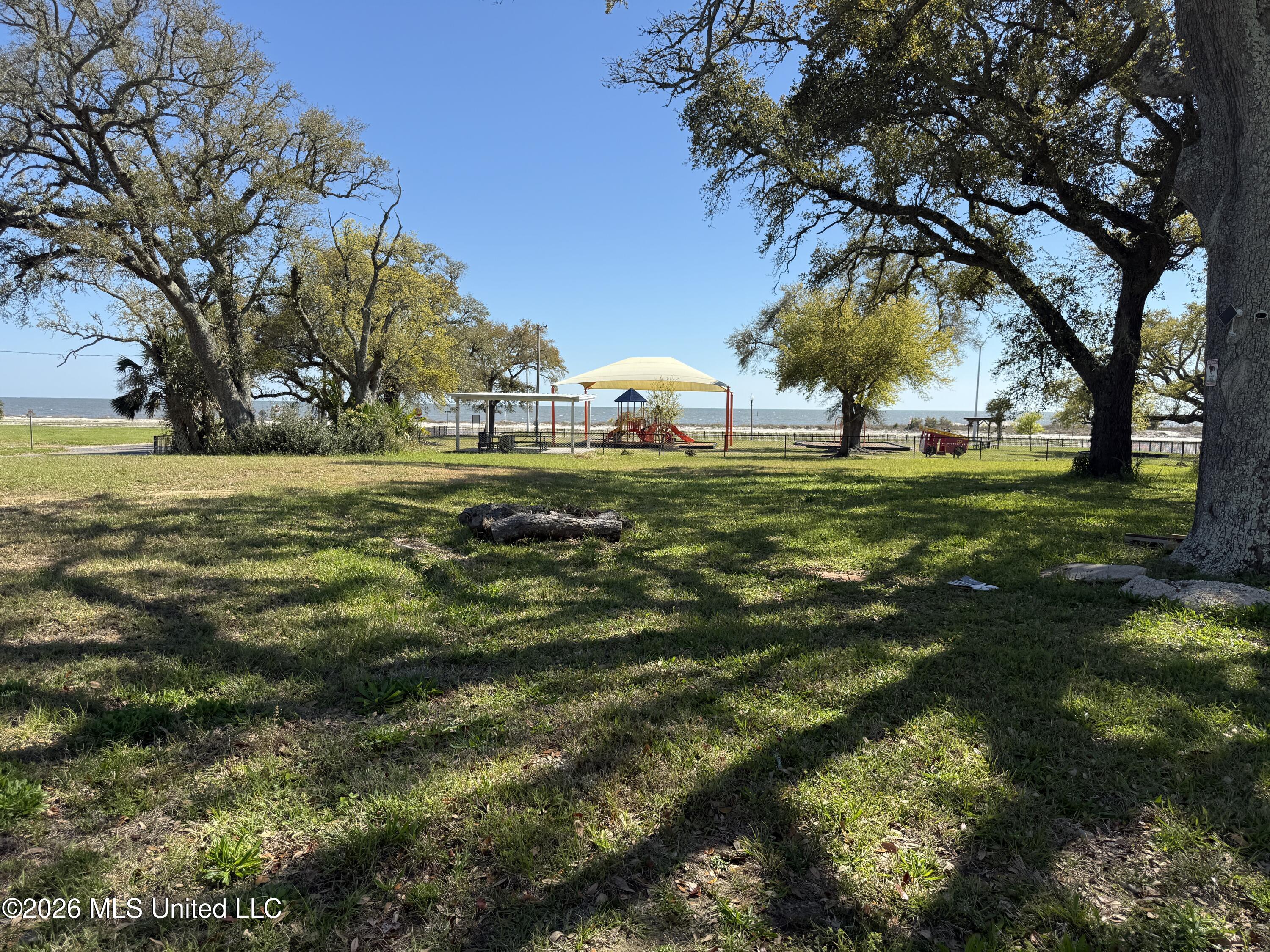 121 Acacia Avenue Property Photo 2
