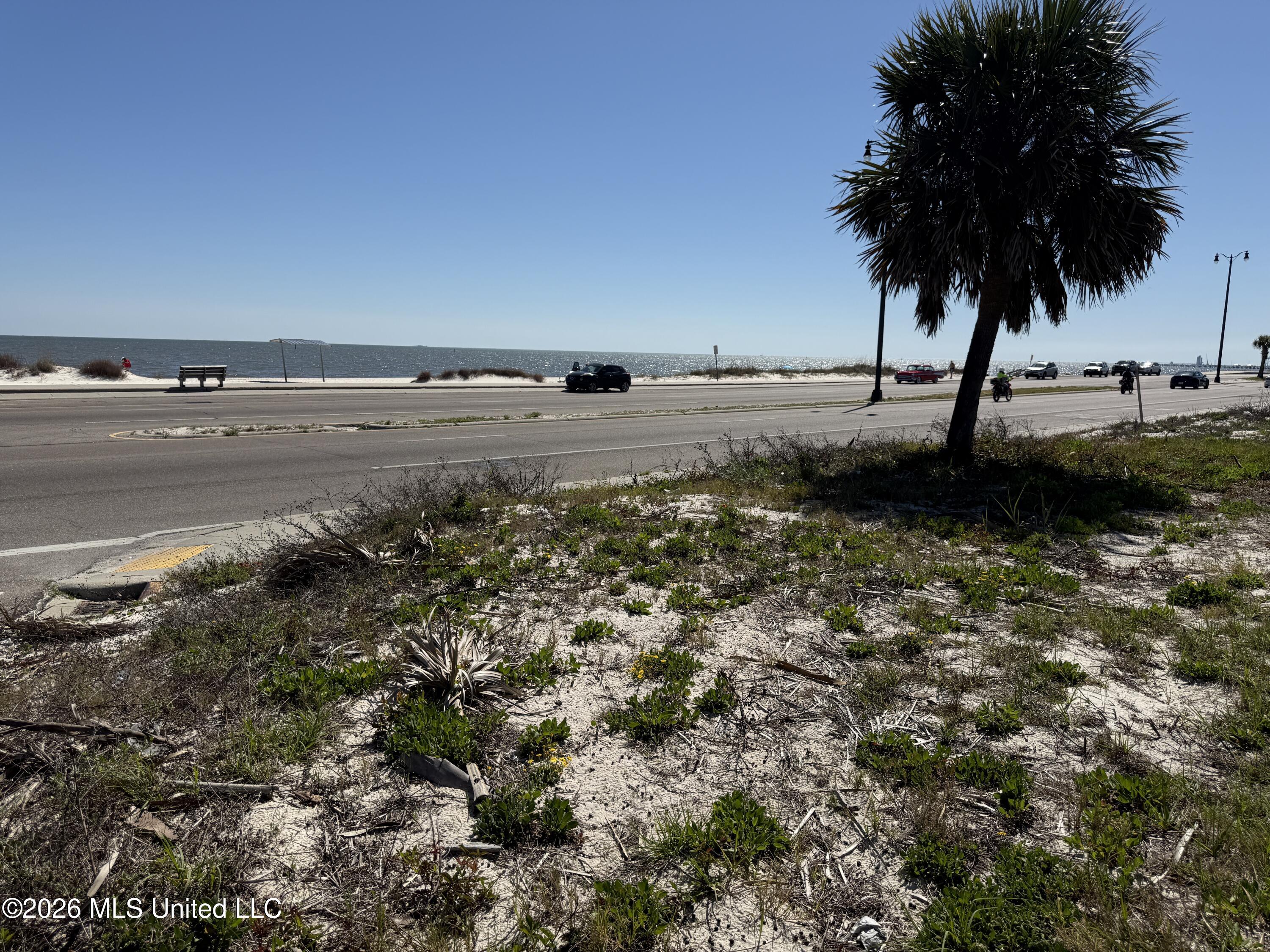 960 Beach Drive Property Photo 6
