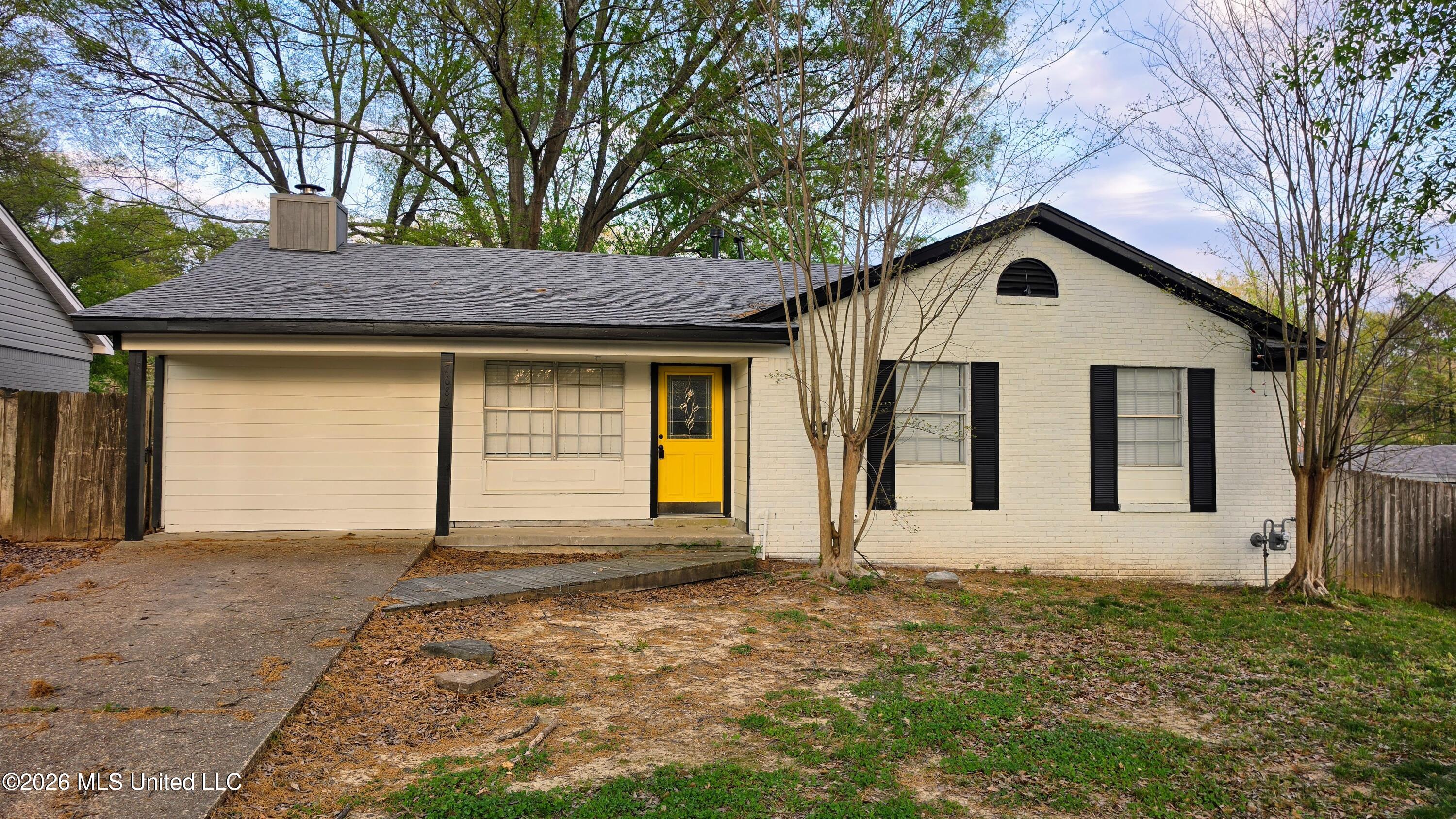 7686 Deerfield Cove Property Photo 1