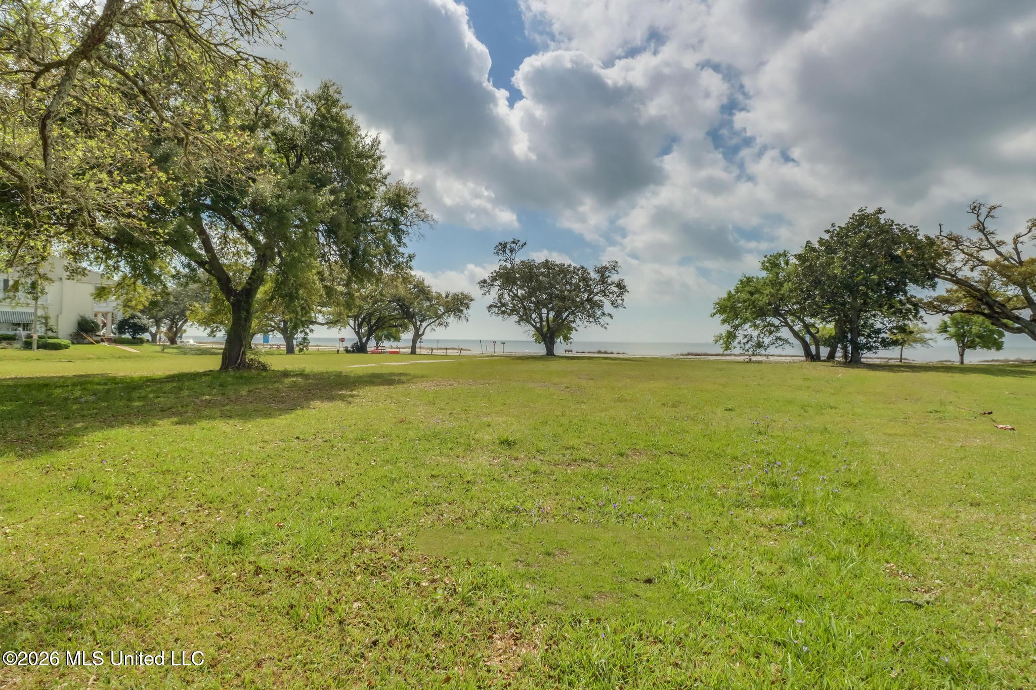 660 E Beach Boulevard Property Photo 3