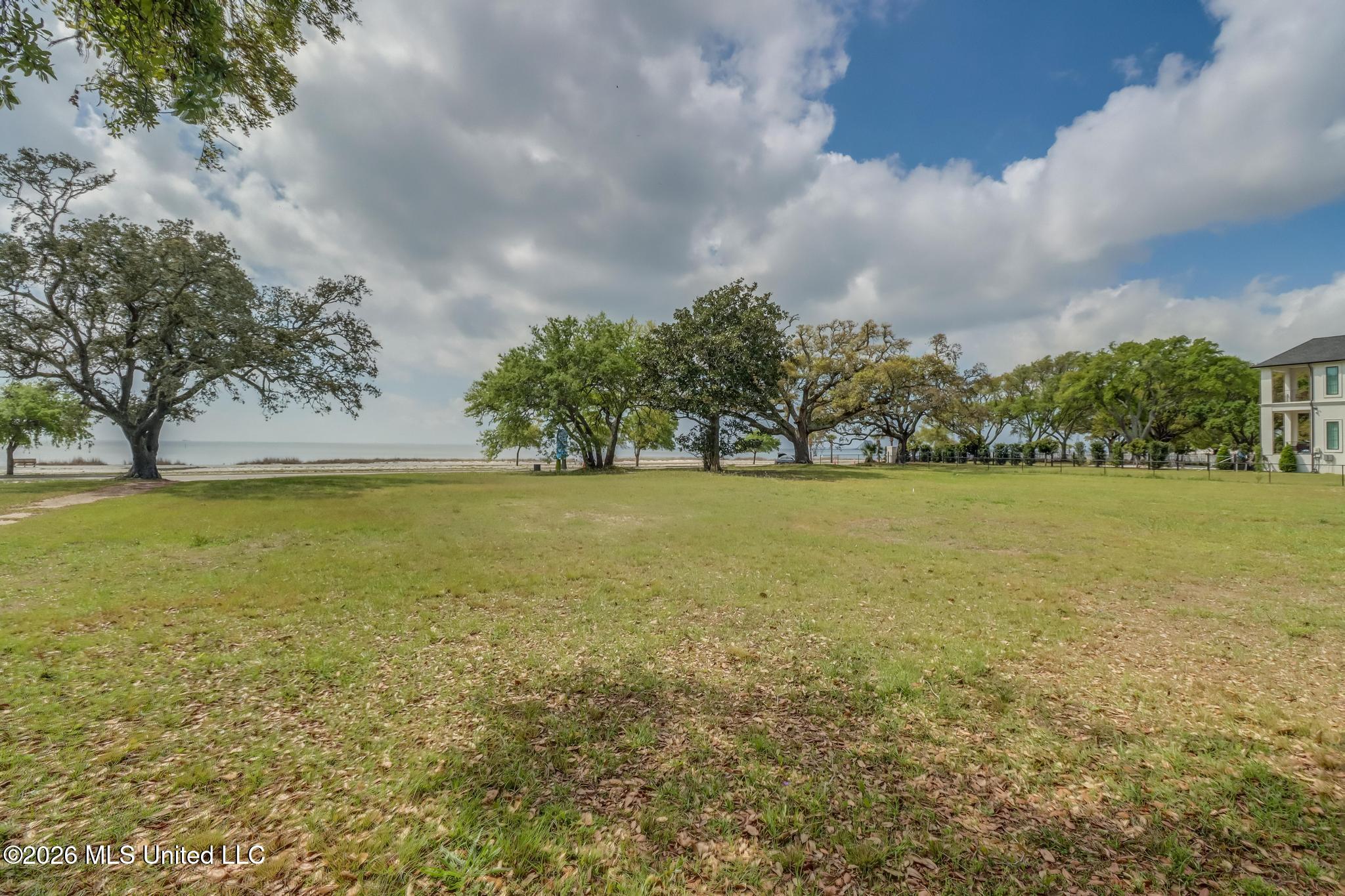 660 E Beach Boulevard Property Photo 4