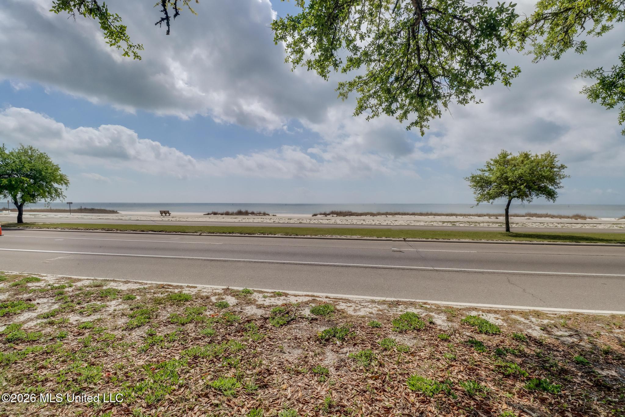 660 E Beach Boulevard Property Photo 6