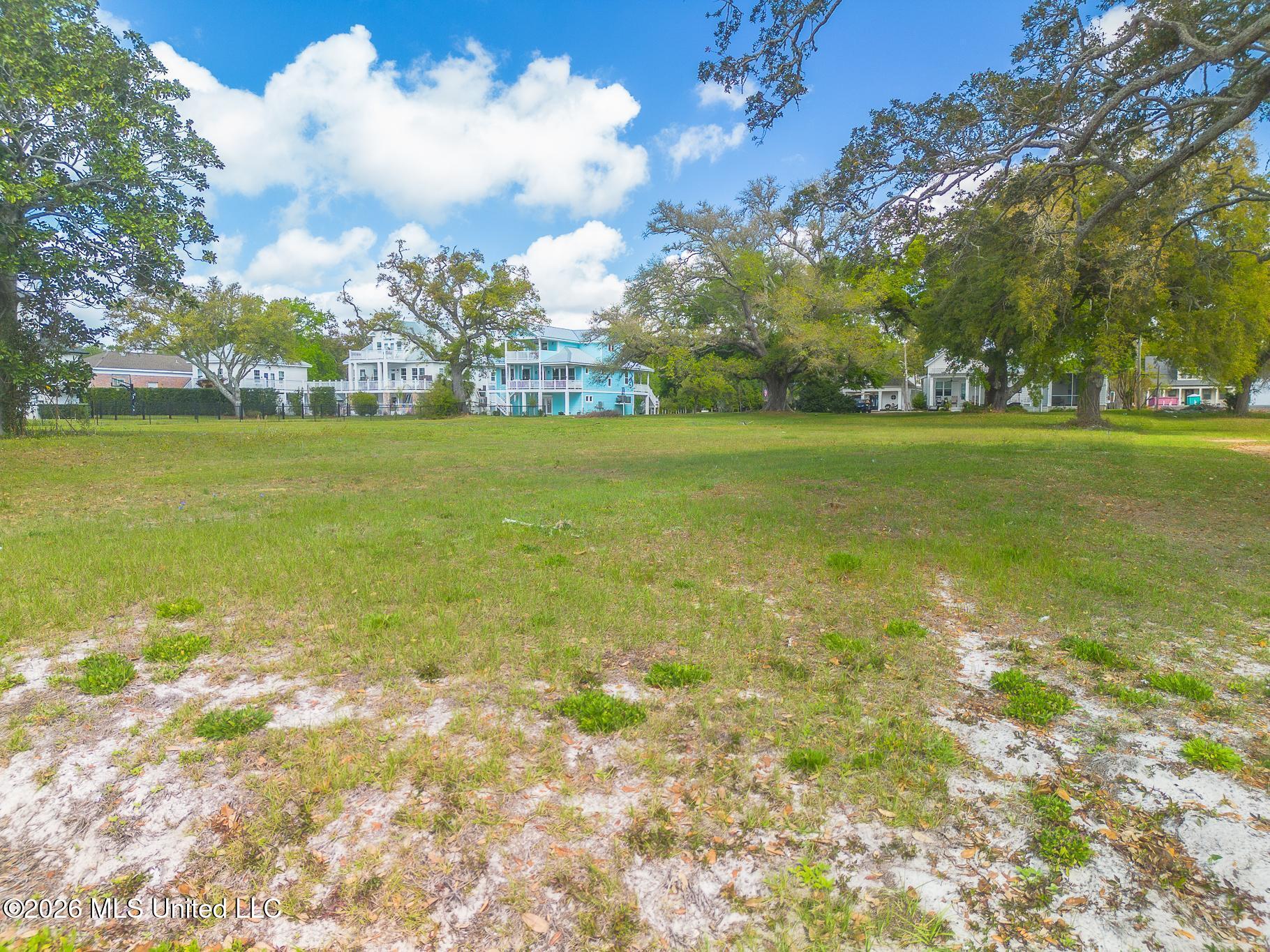 660 E Beach Boulevard Property Photo 8