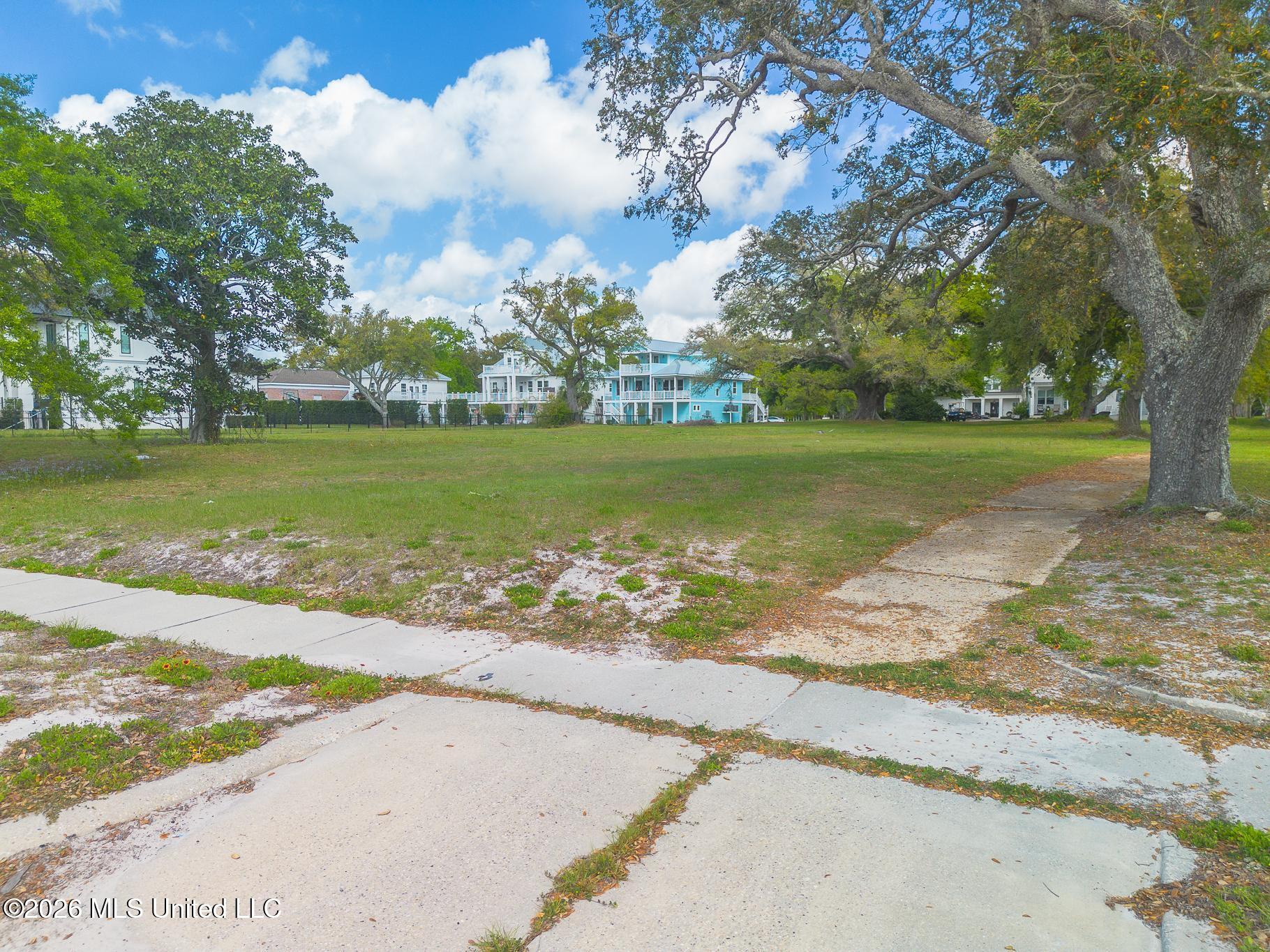 660 E Beach Boulevard Property Photo 9
