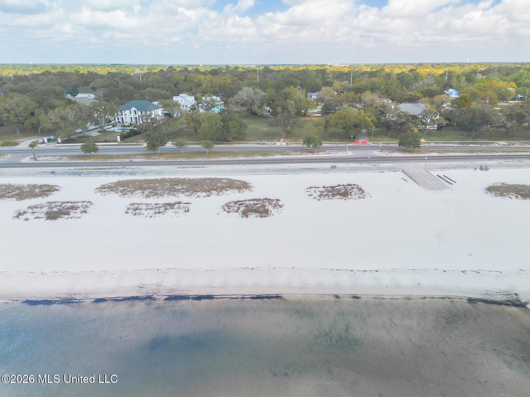 660 E Beach Boulevard Property Photo 11