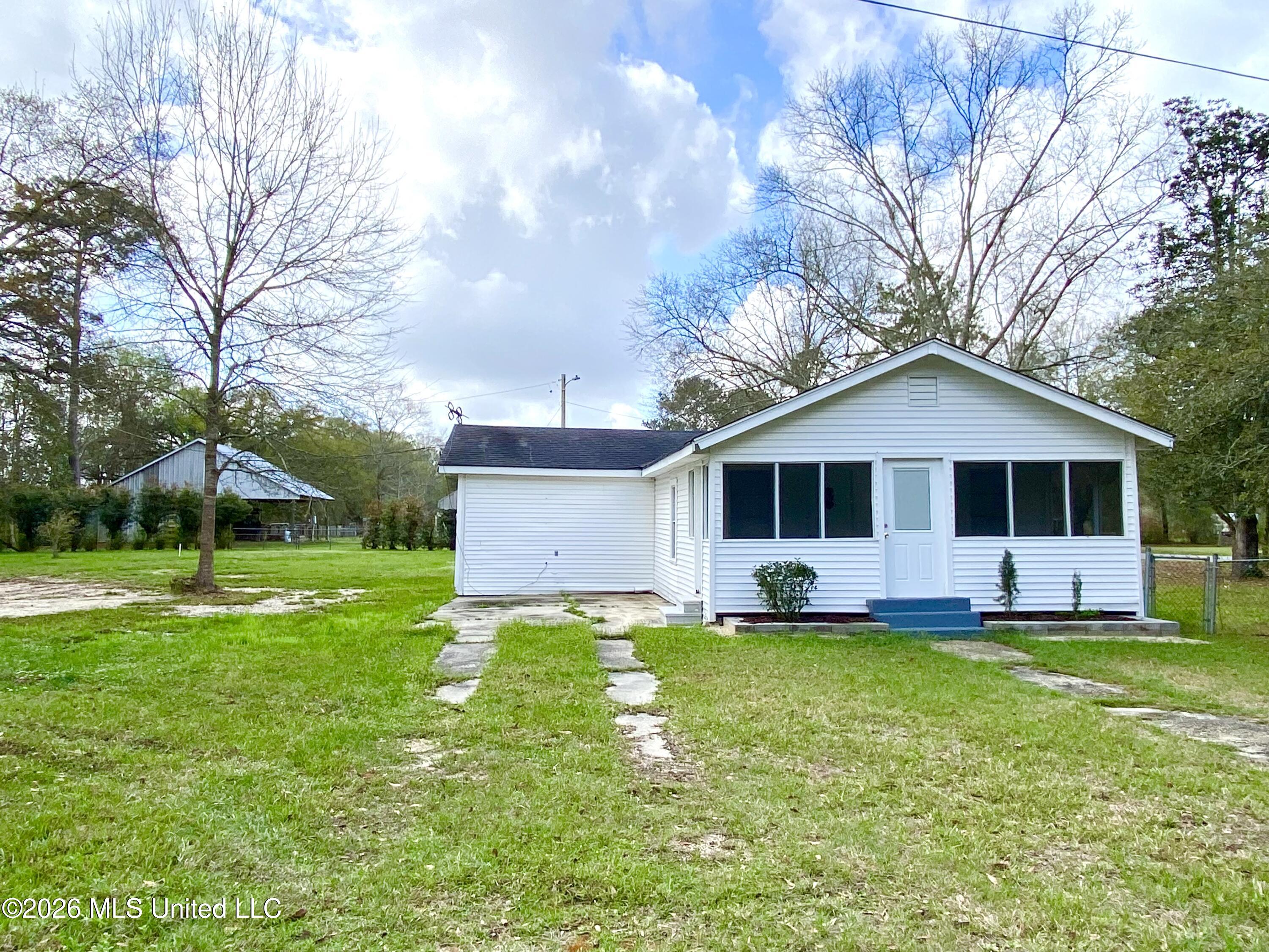 149 Grover Barrett Road Property Photo 2