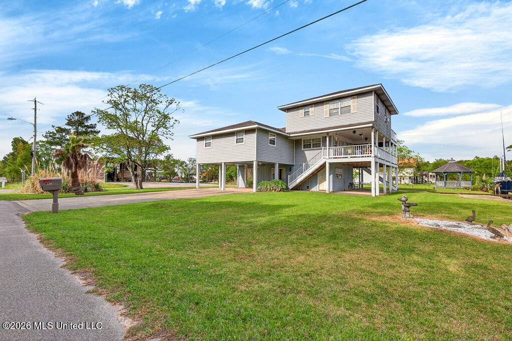 10199 Whale Avenue Property Photo 1