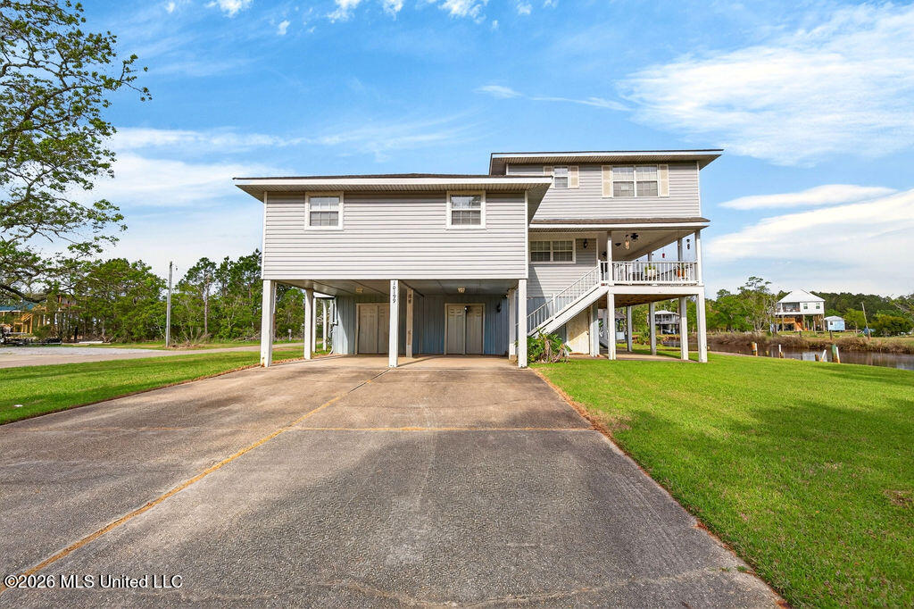 10199 Whale Avenue Property Photo 2