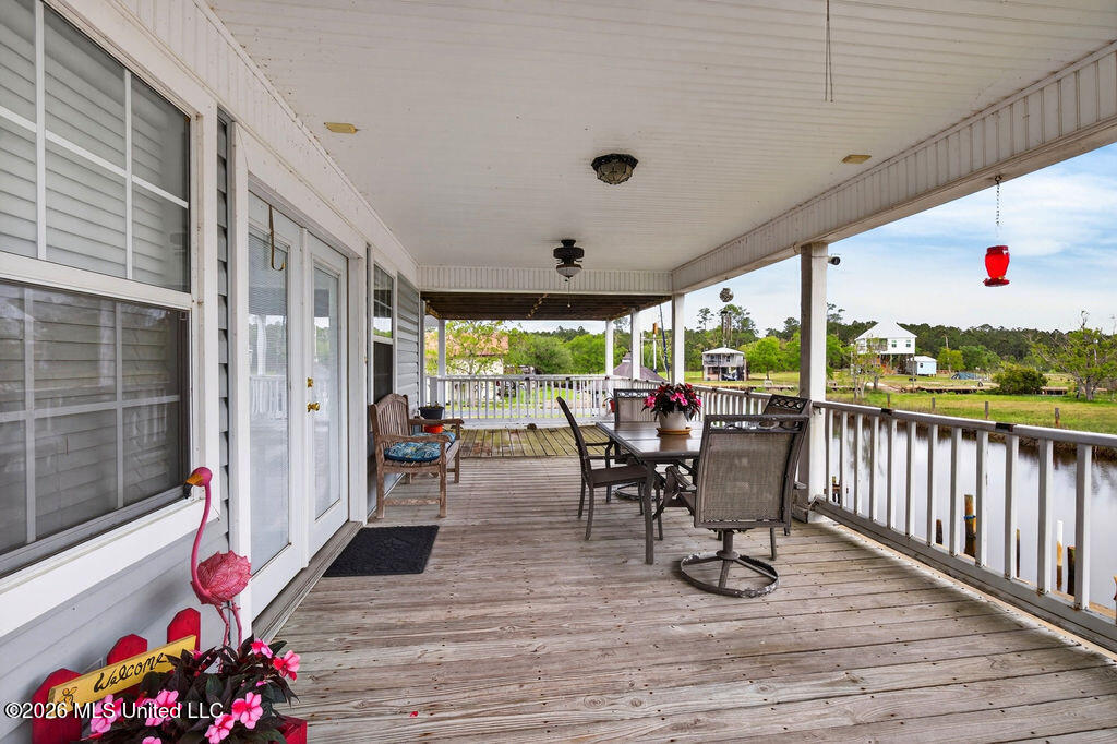 10199 Whale Avenue Property Photo 9