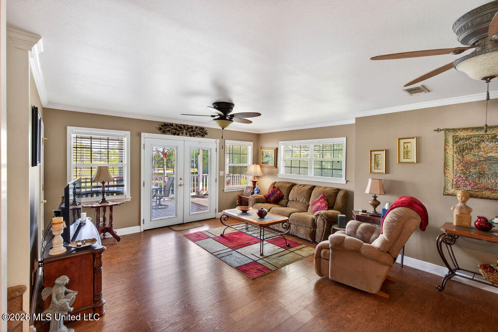 10199 Whale Avenue Property Photo 14