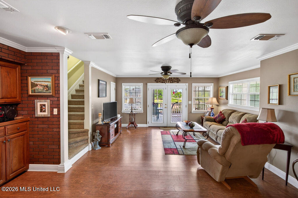 10199 Whale Avenue Property Photo 15