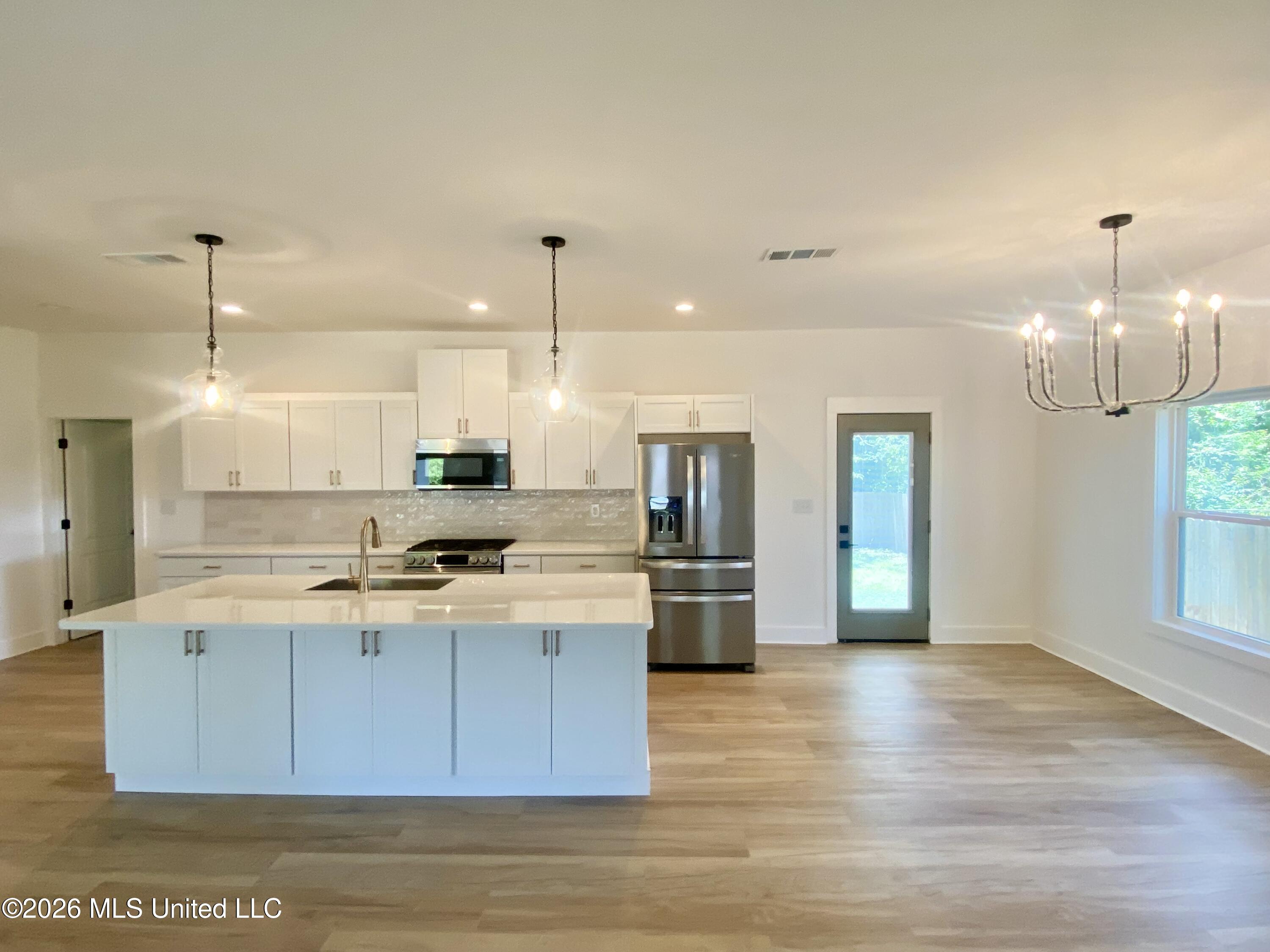 100 Lamar Street Property Photo 7