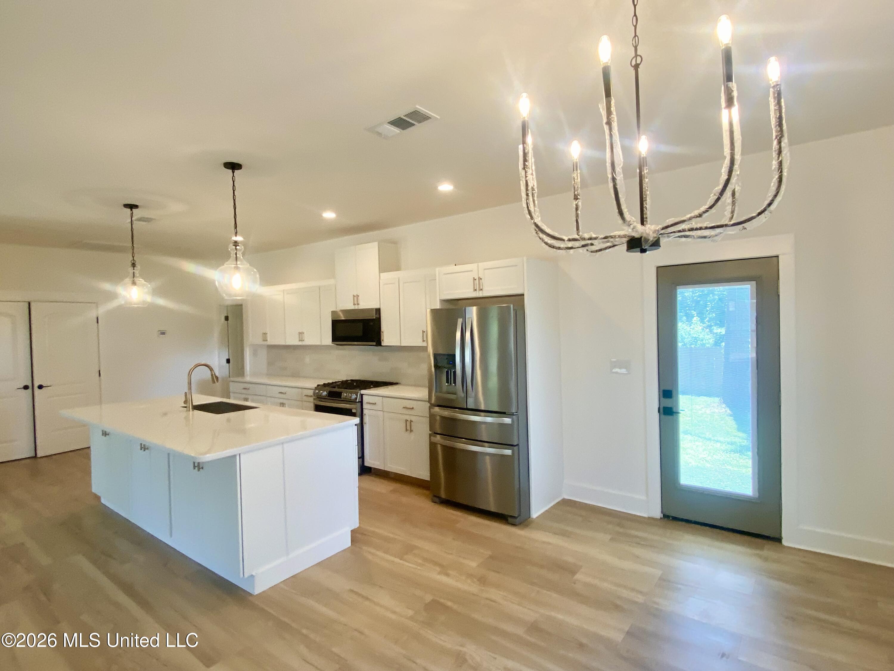 100 Lamar Street Property Photo 8