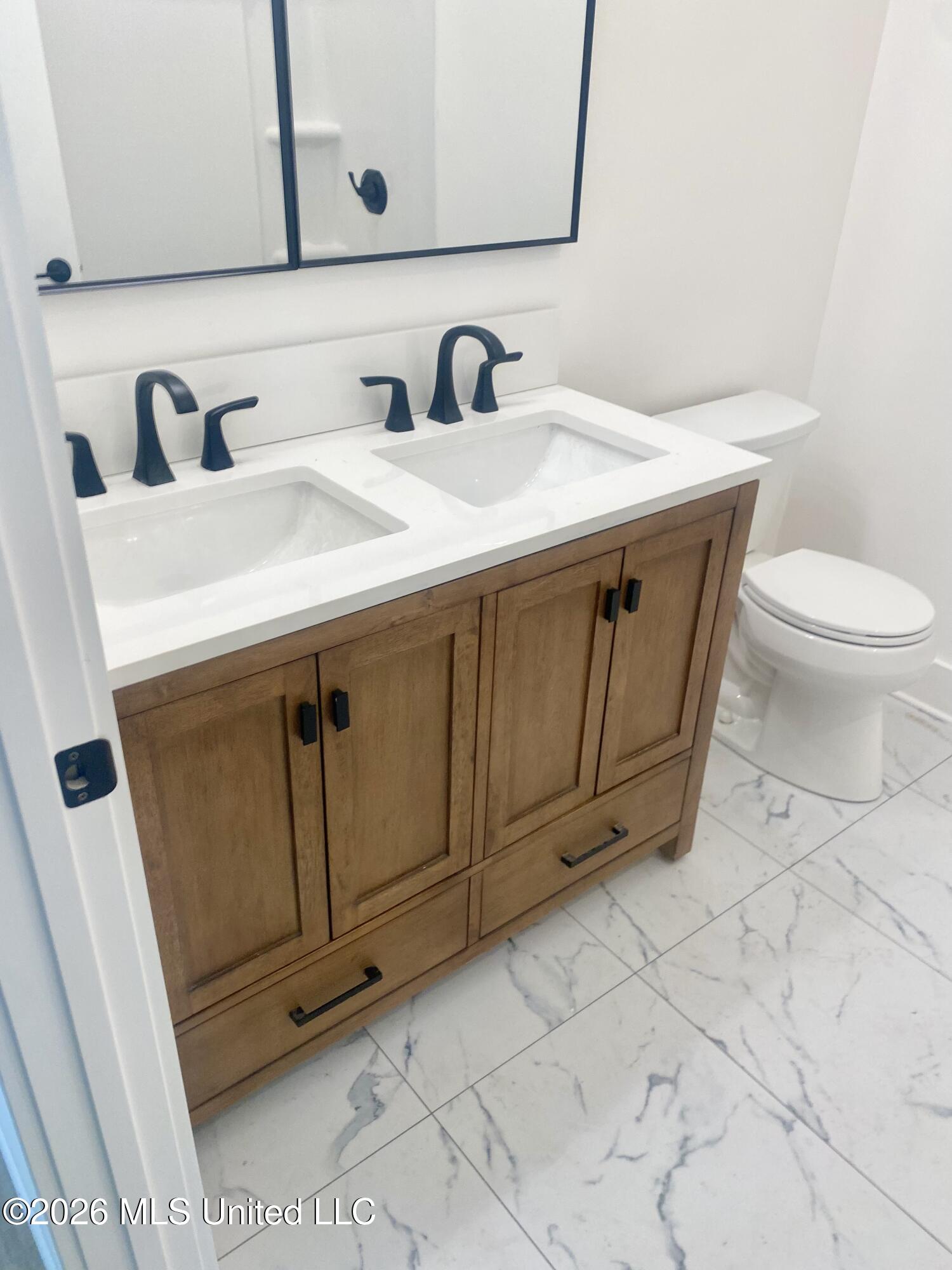 100 Lamar Street Property Photo 15