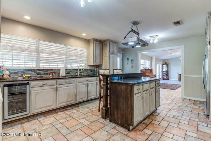 7079 Menge Avenue Property Photo 4