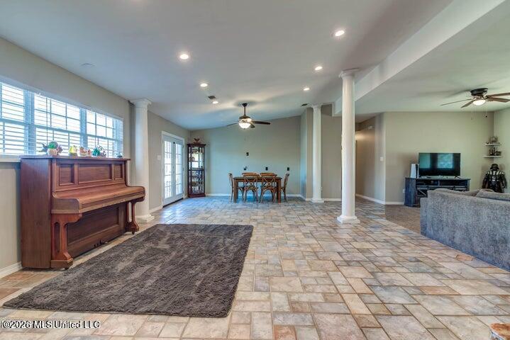 7079 Menge Avenue Property Photo 16