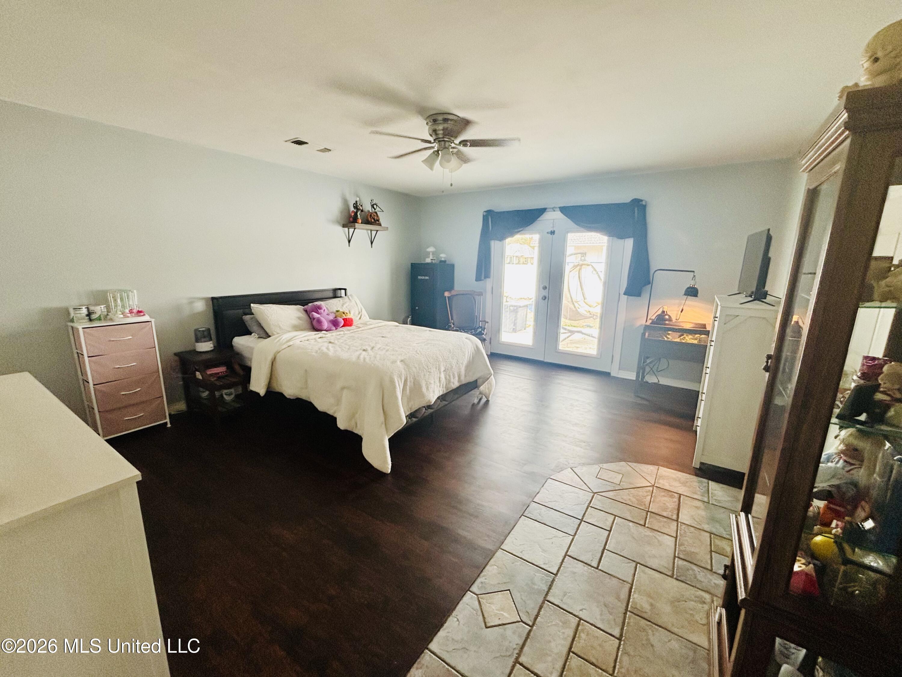 7079 Menge Avenue Property Photo 23