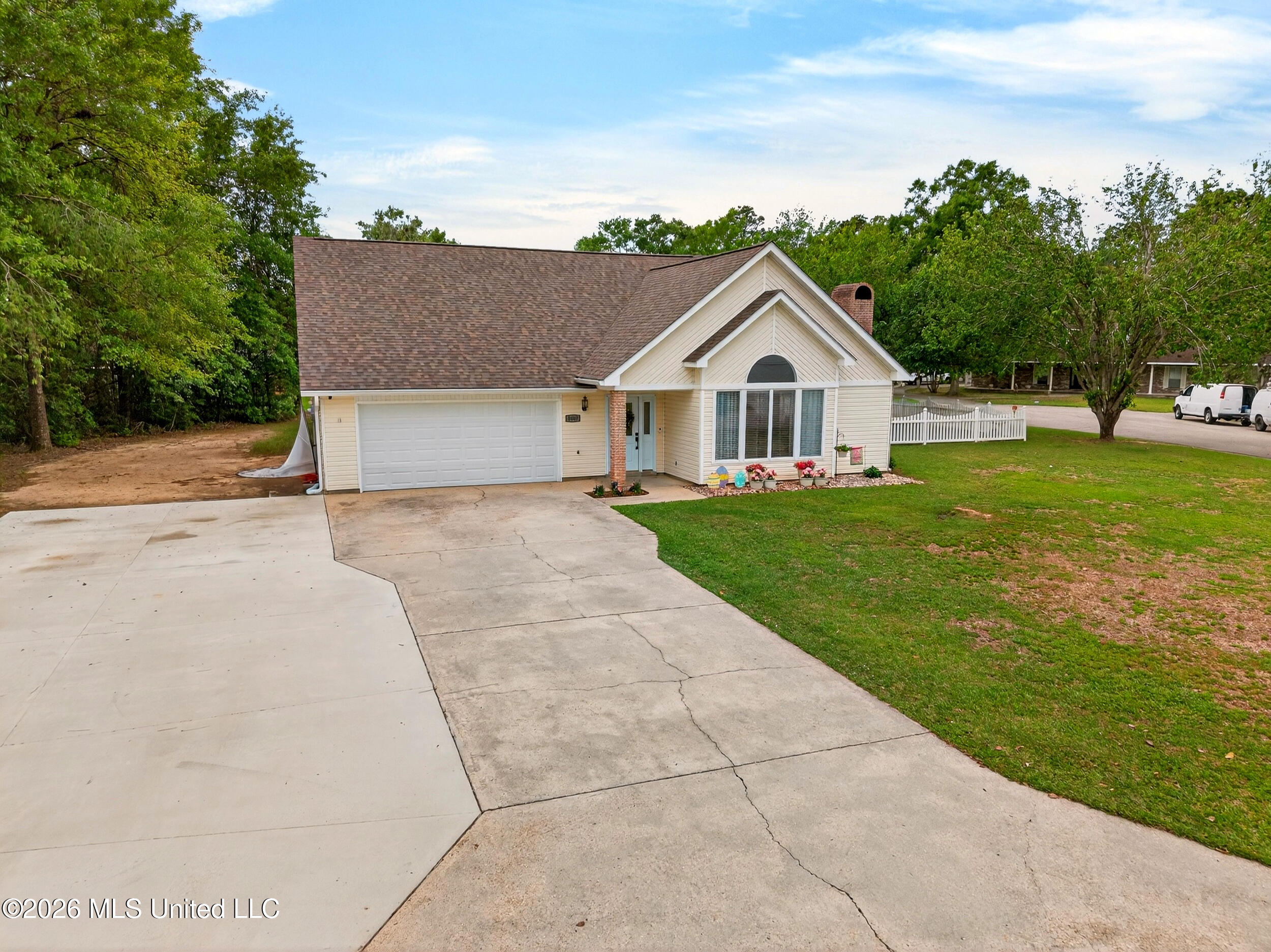 8007 Fishook Lane Property Photo 1
