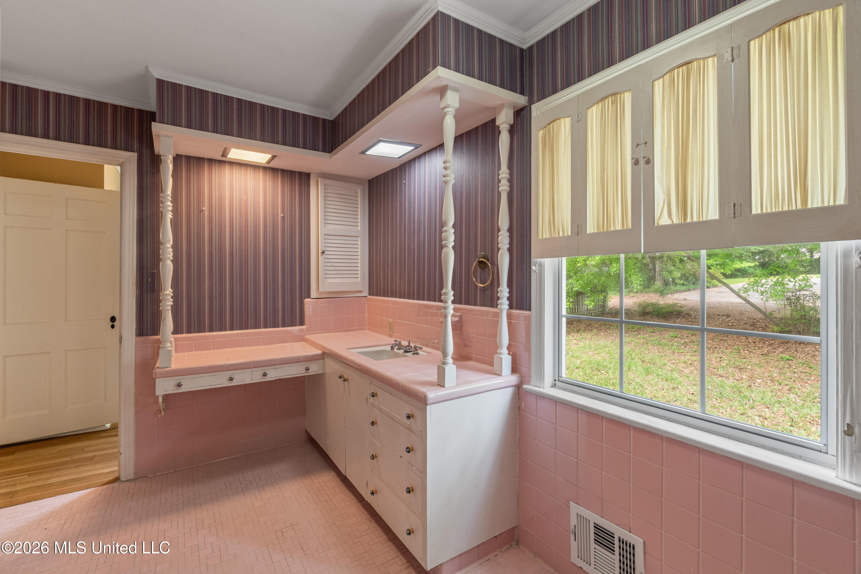 2 Village Lane Property Photo 35