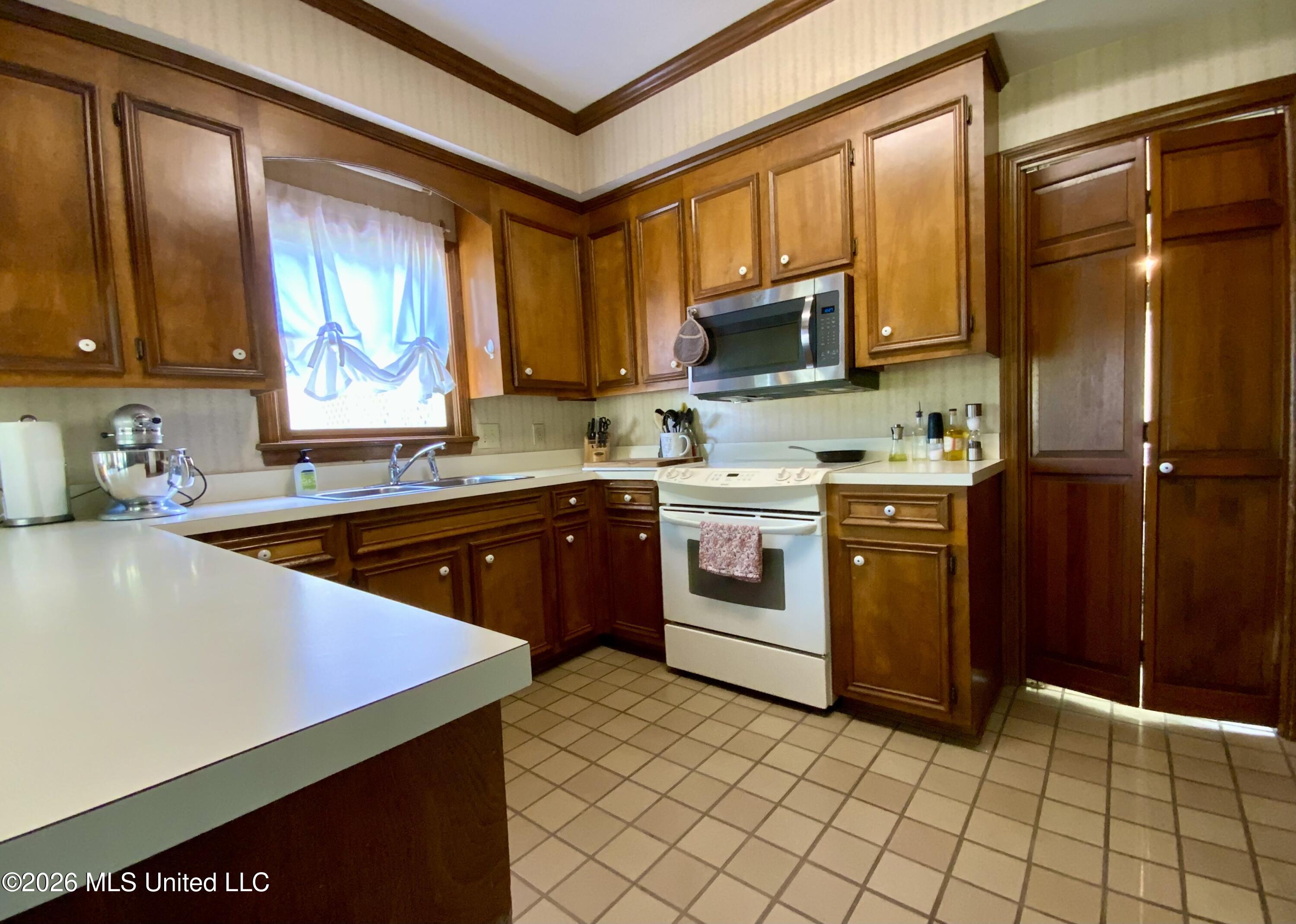 4 Spring Lake Point Property Photo 13