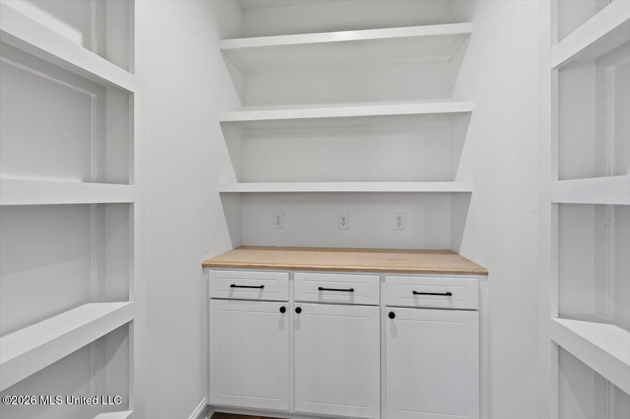 725 Celadon Street Property Photo 15
