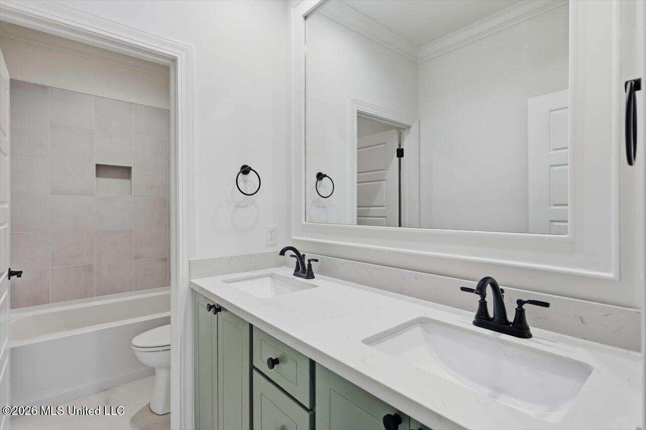 725 Celadon Street Property Photo 27
