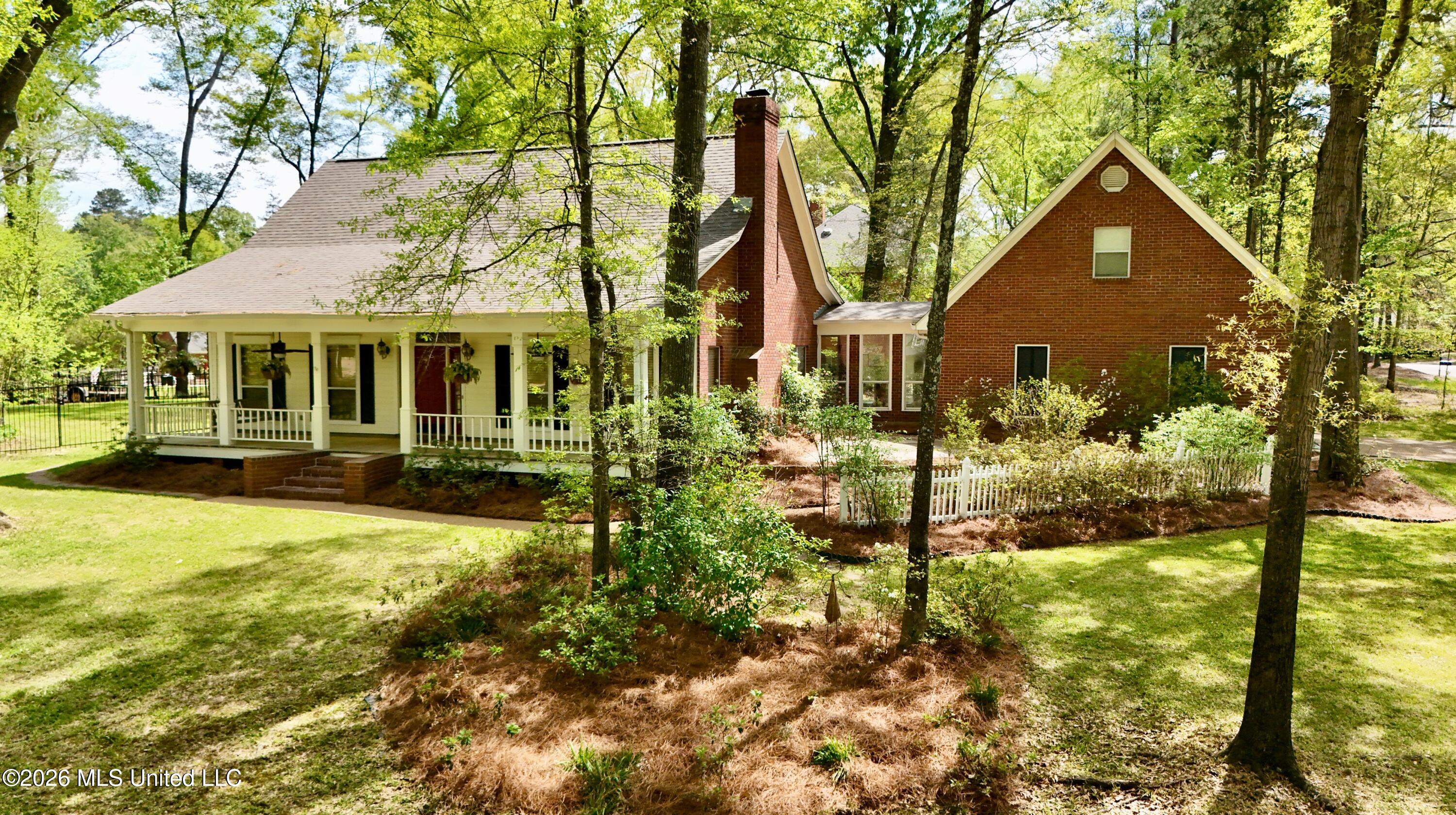 10 Charleston Avenue Property Photo 1
