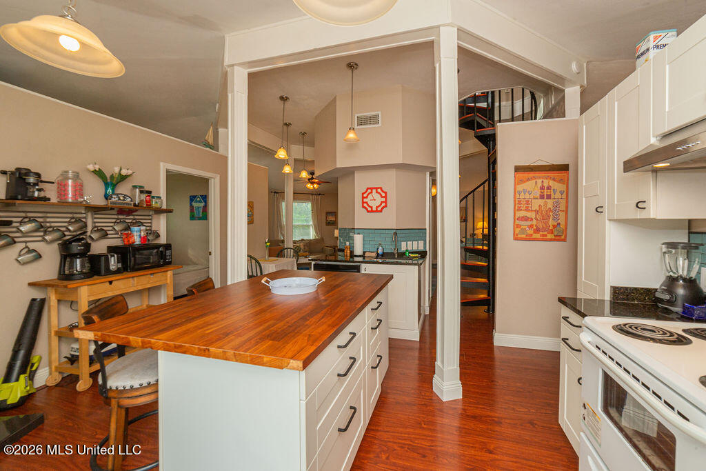4070 Cardinal Street Property Photo 15