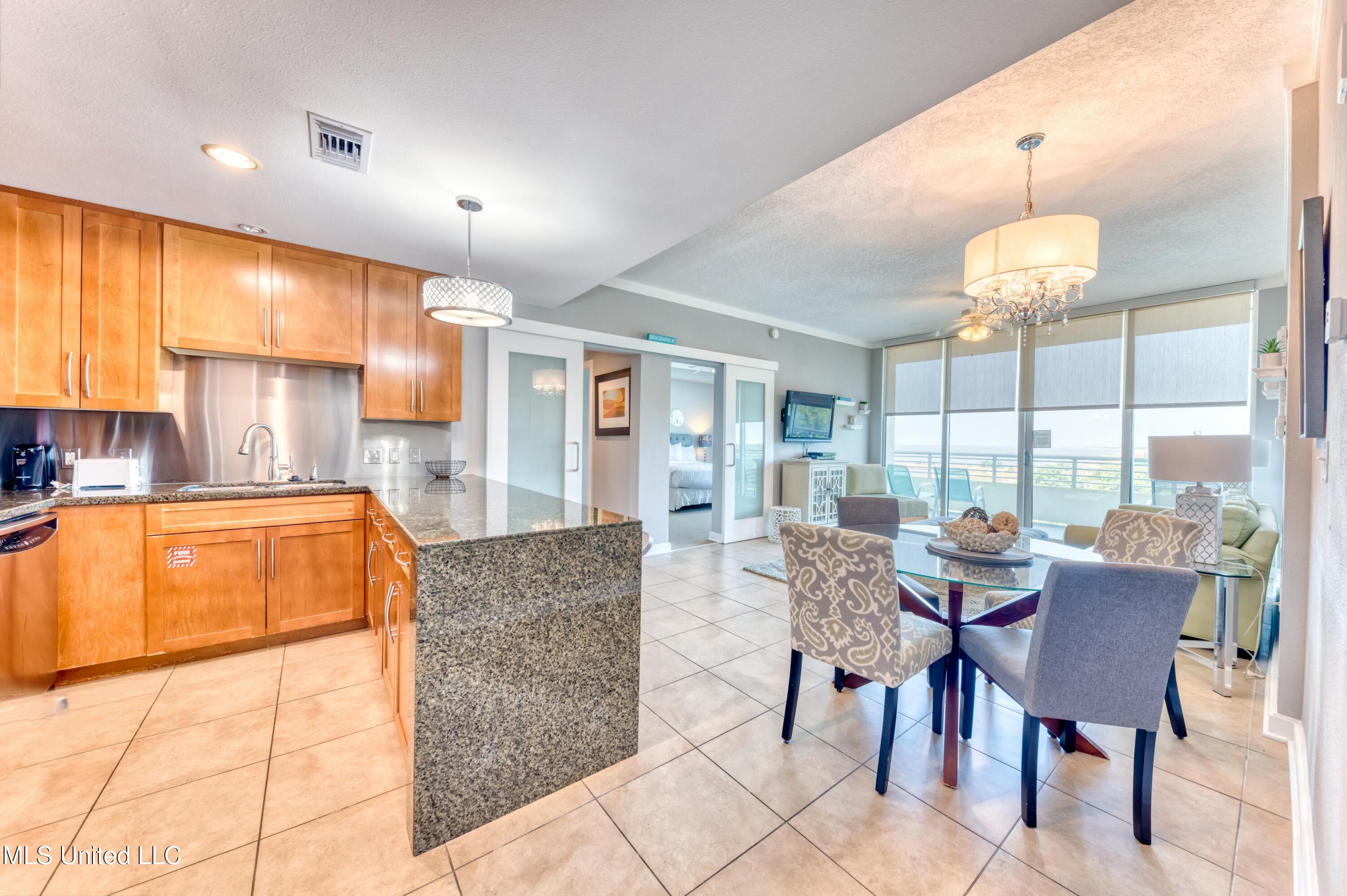 2060 Beach Boulevard Property Photo 3
