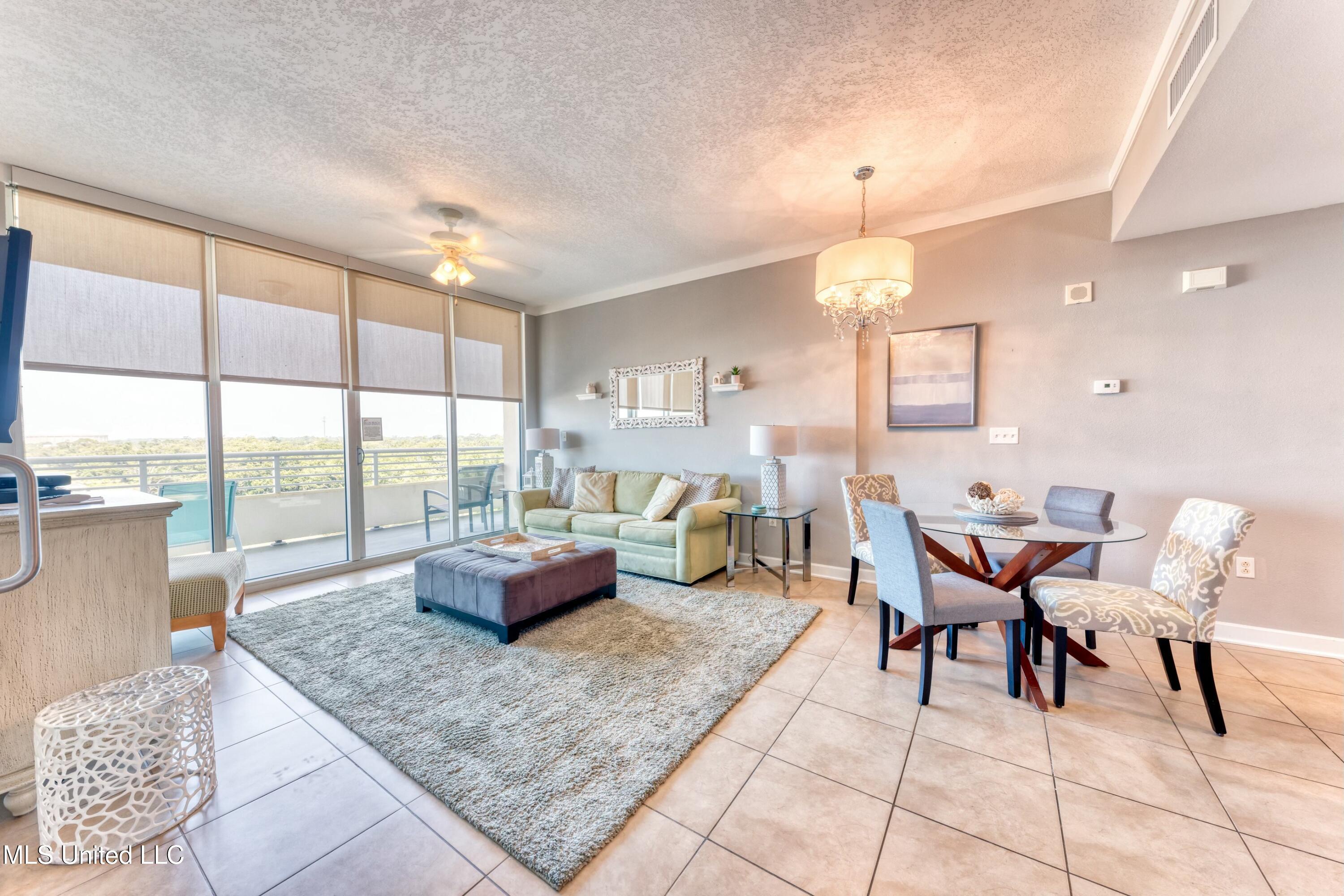 2060 Beach Boulevard Property Photo 6