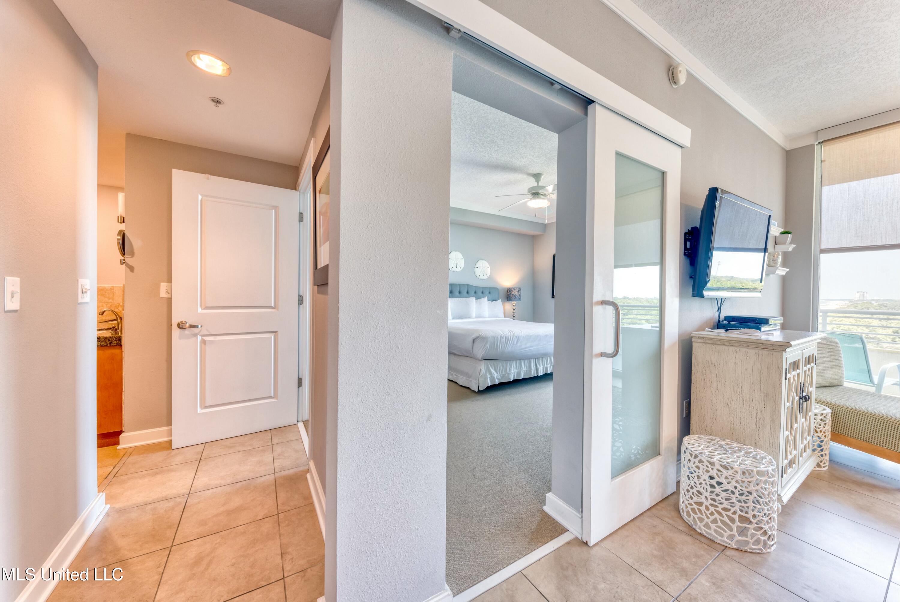 2060 Beach Boulevard Property Photo 10