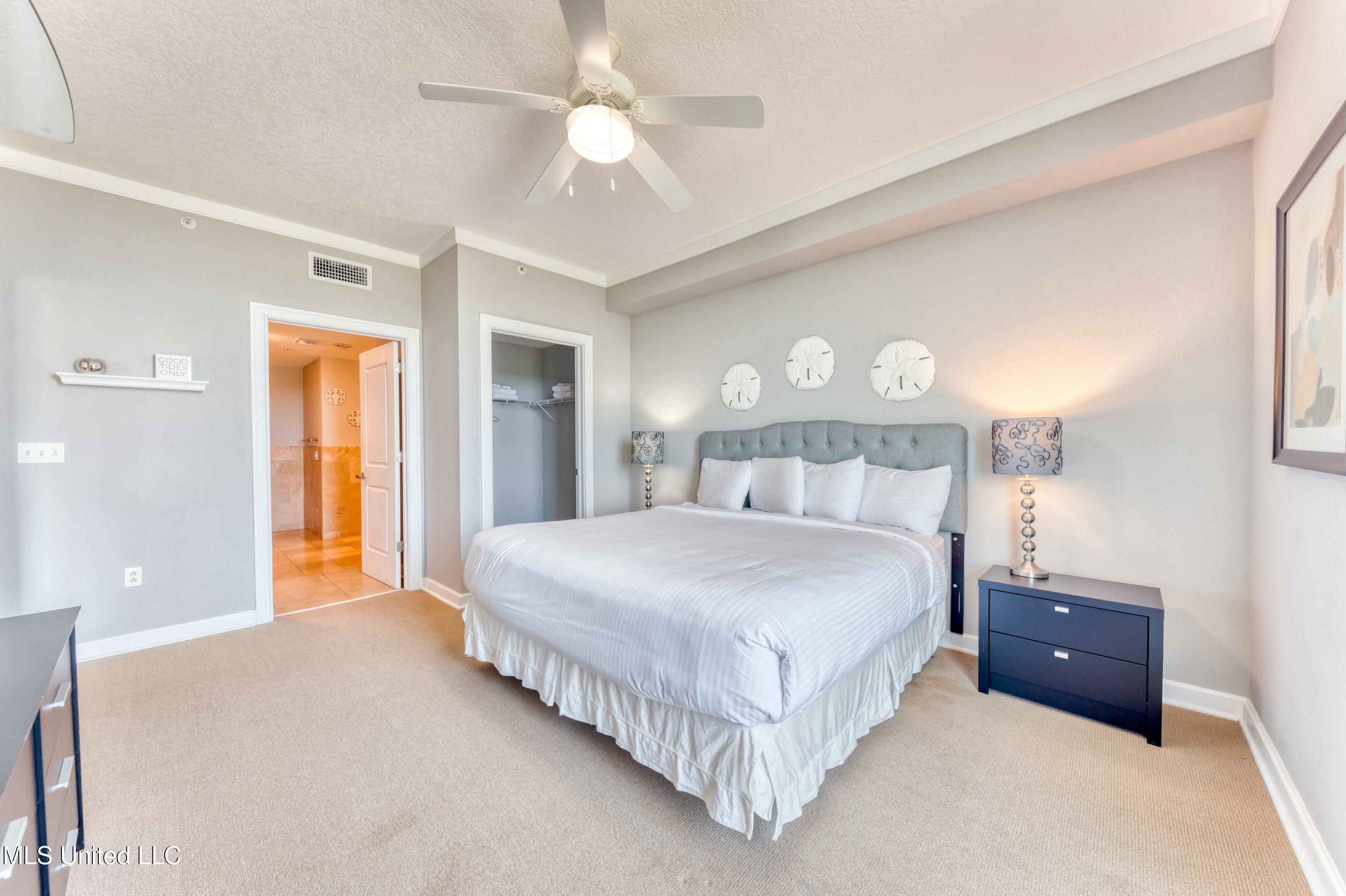 2060 Beach Boulevard Property Photo 12