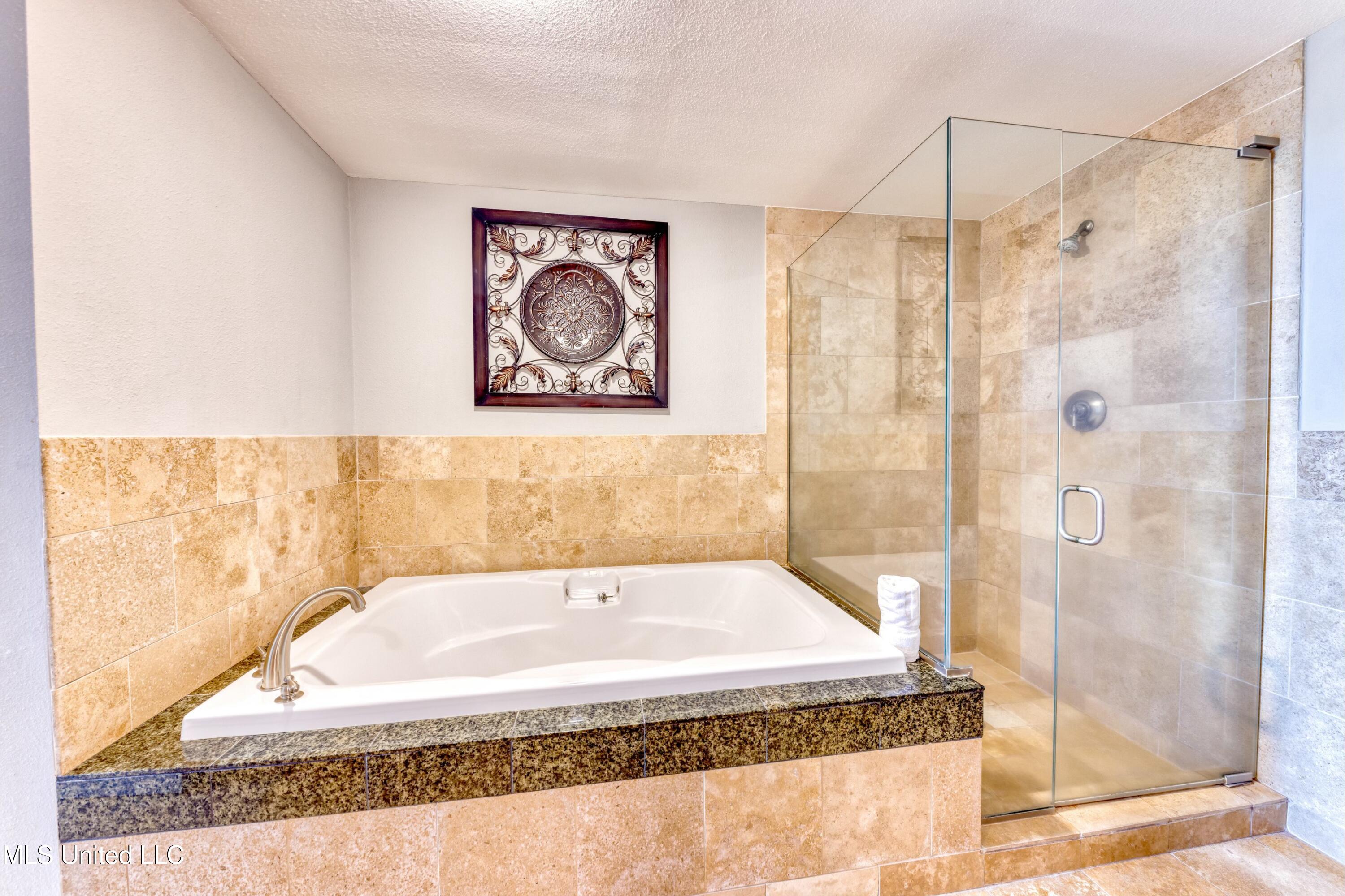 2060 Beach Boulevard Property Photo 14