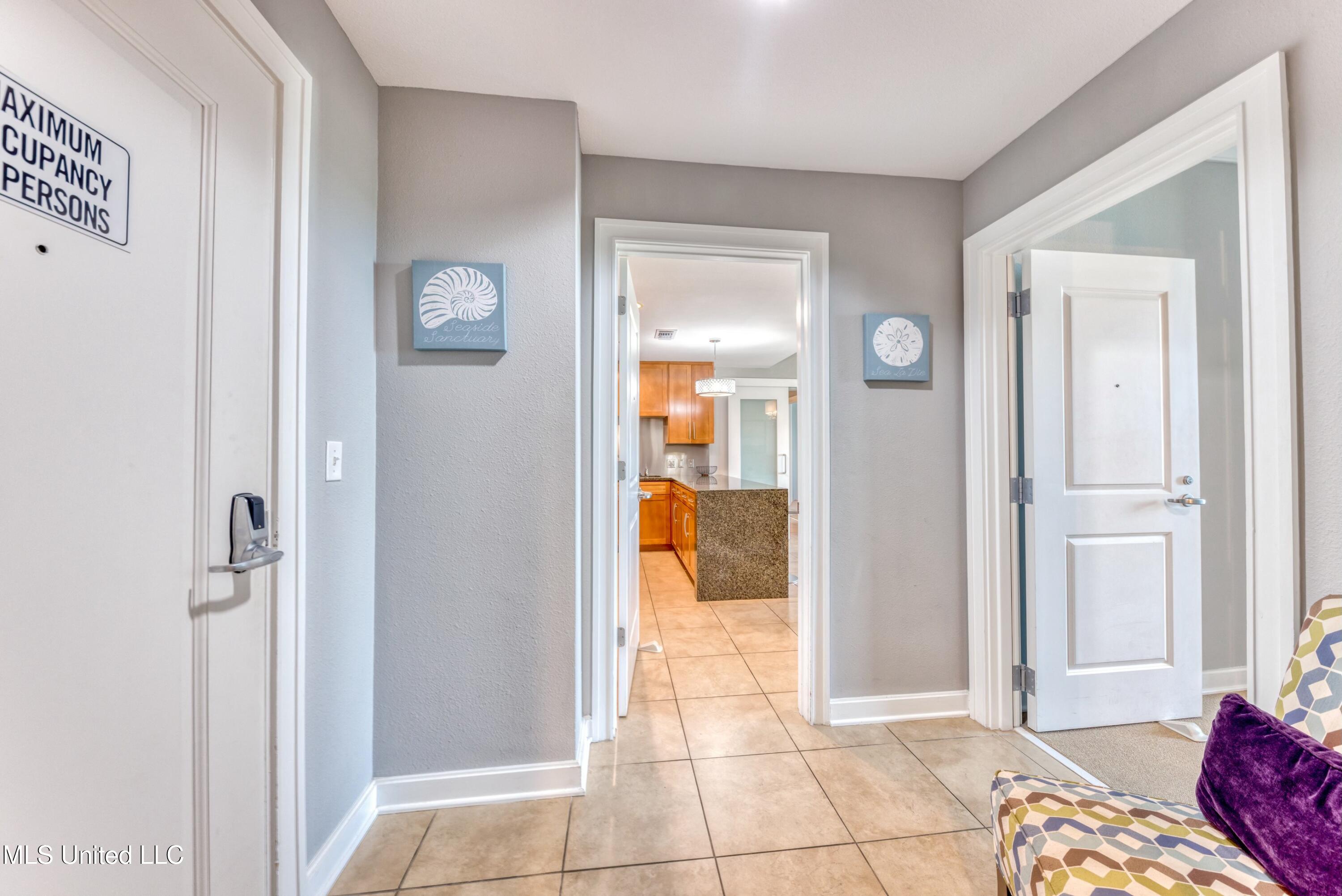 2060 Beach Boulevard Property Photo 17