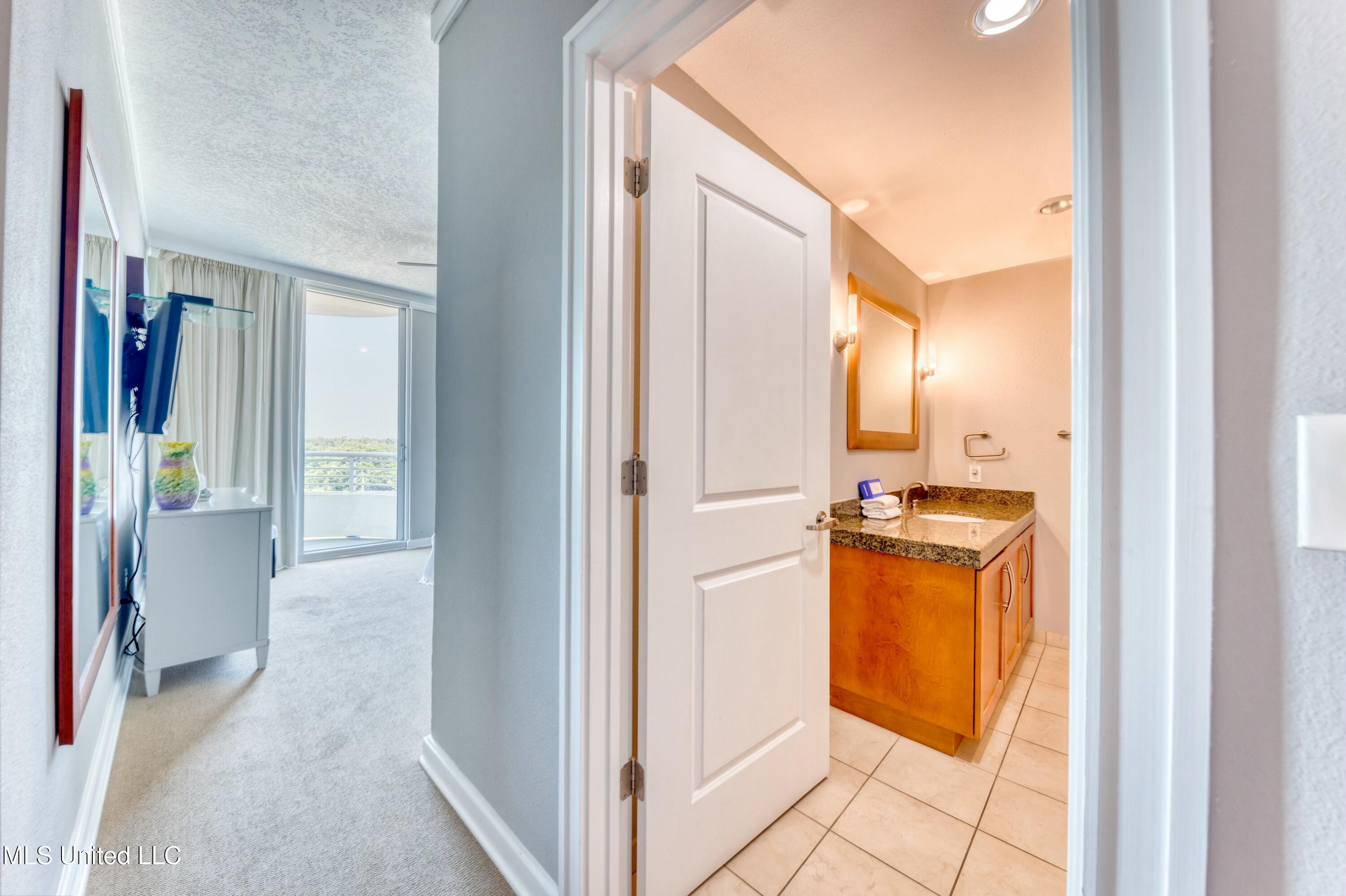 2060 Beach Boulevard Property Photo 18