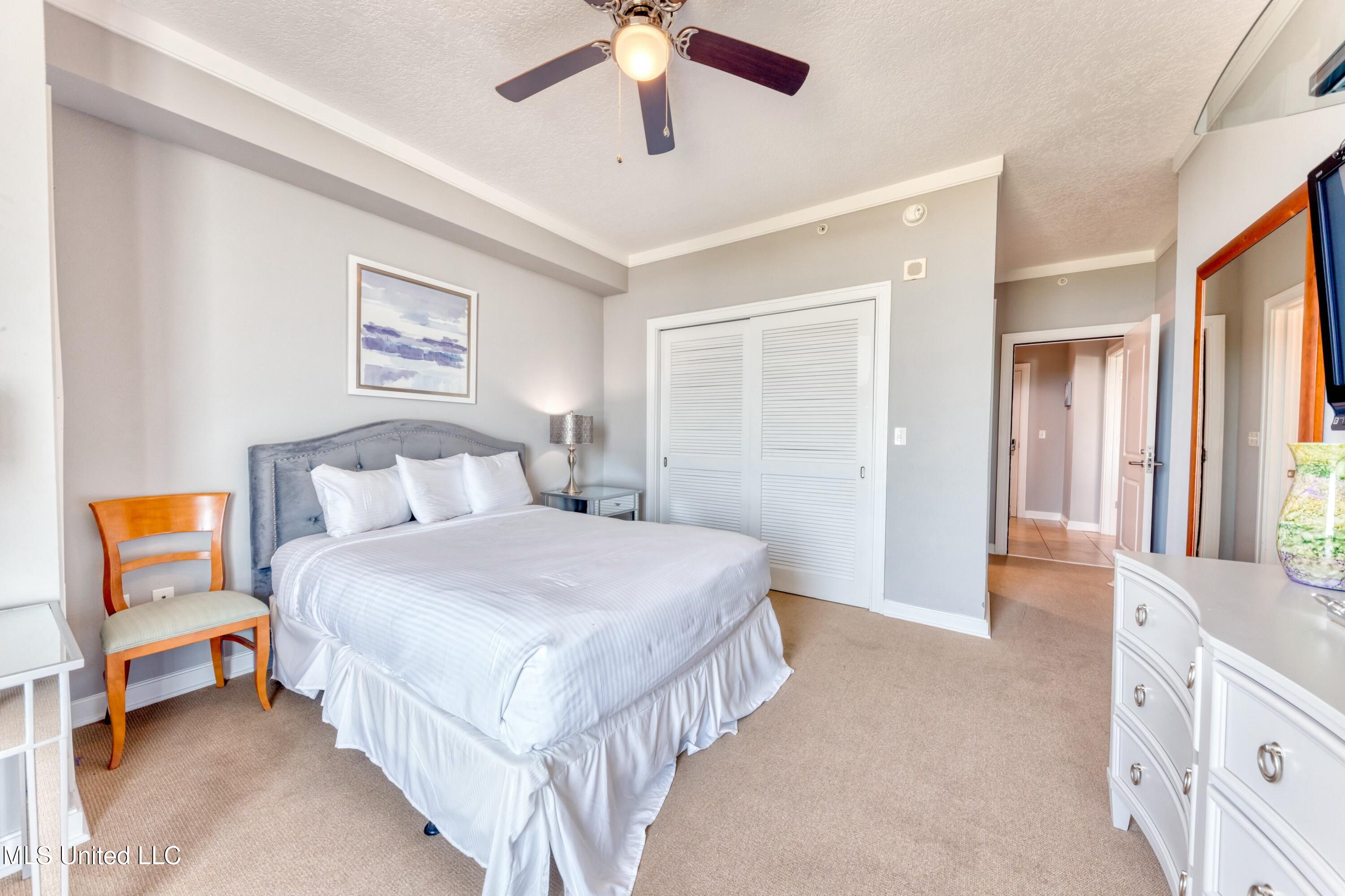 2060 Beach Boulevard Property Photo 20