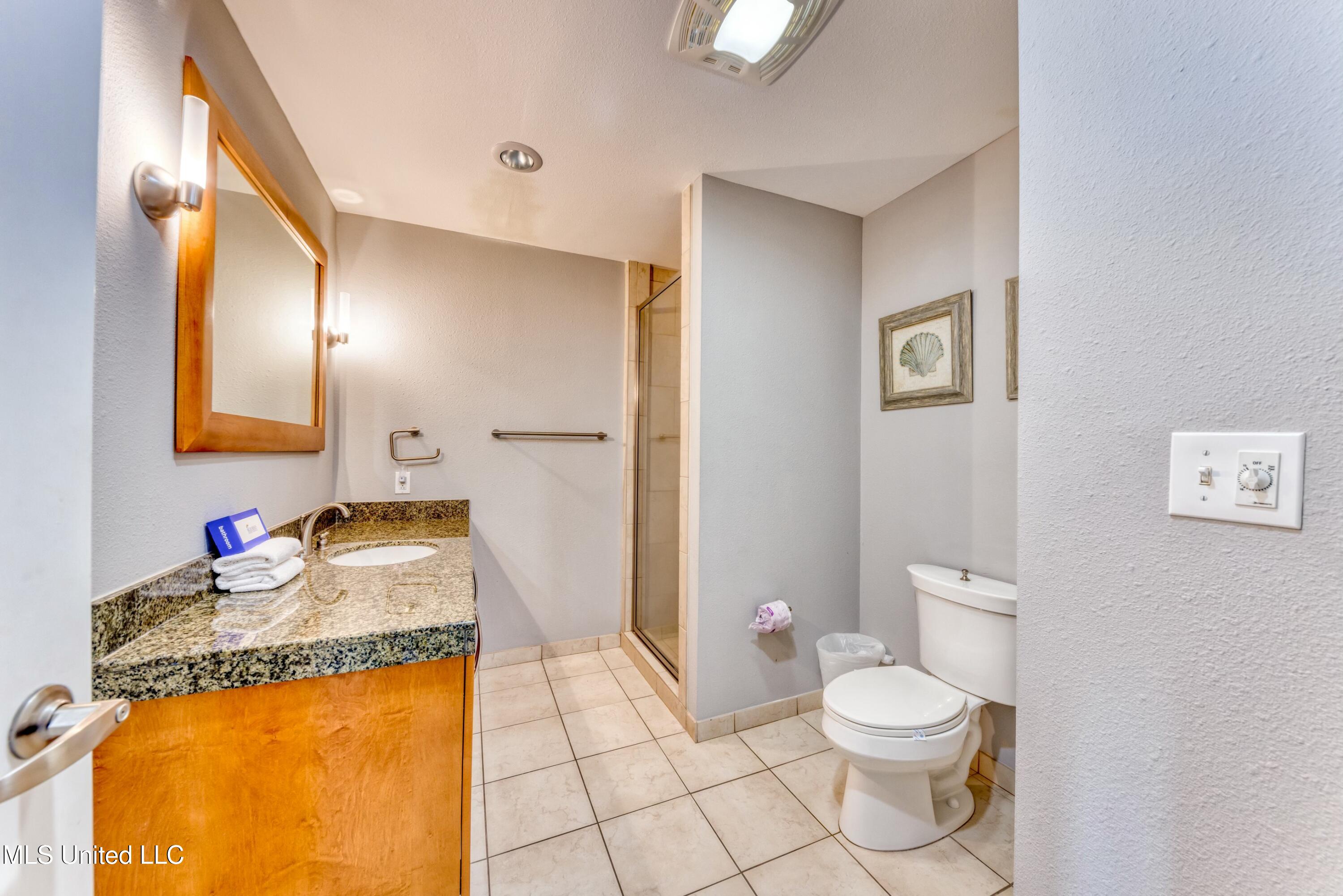 2060 Beach Boulevard Property Photo 21